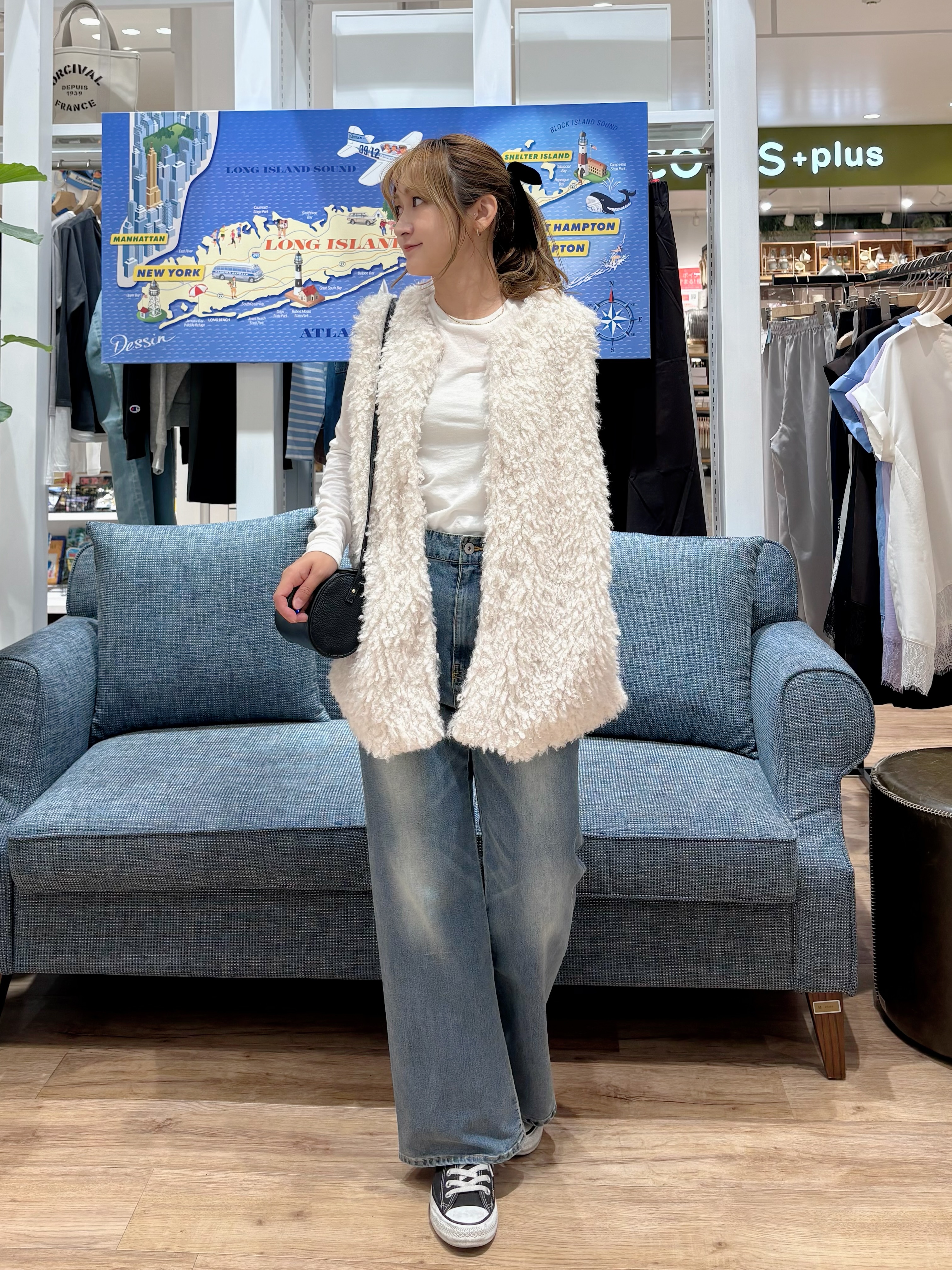 yuinaさんの「Dessin｜クルーネックシアーロングTシャツ」を使ったコーディネート