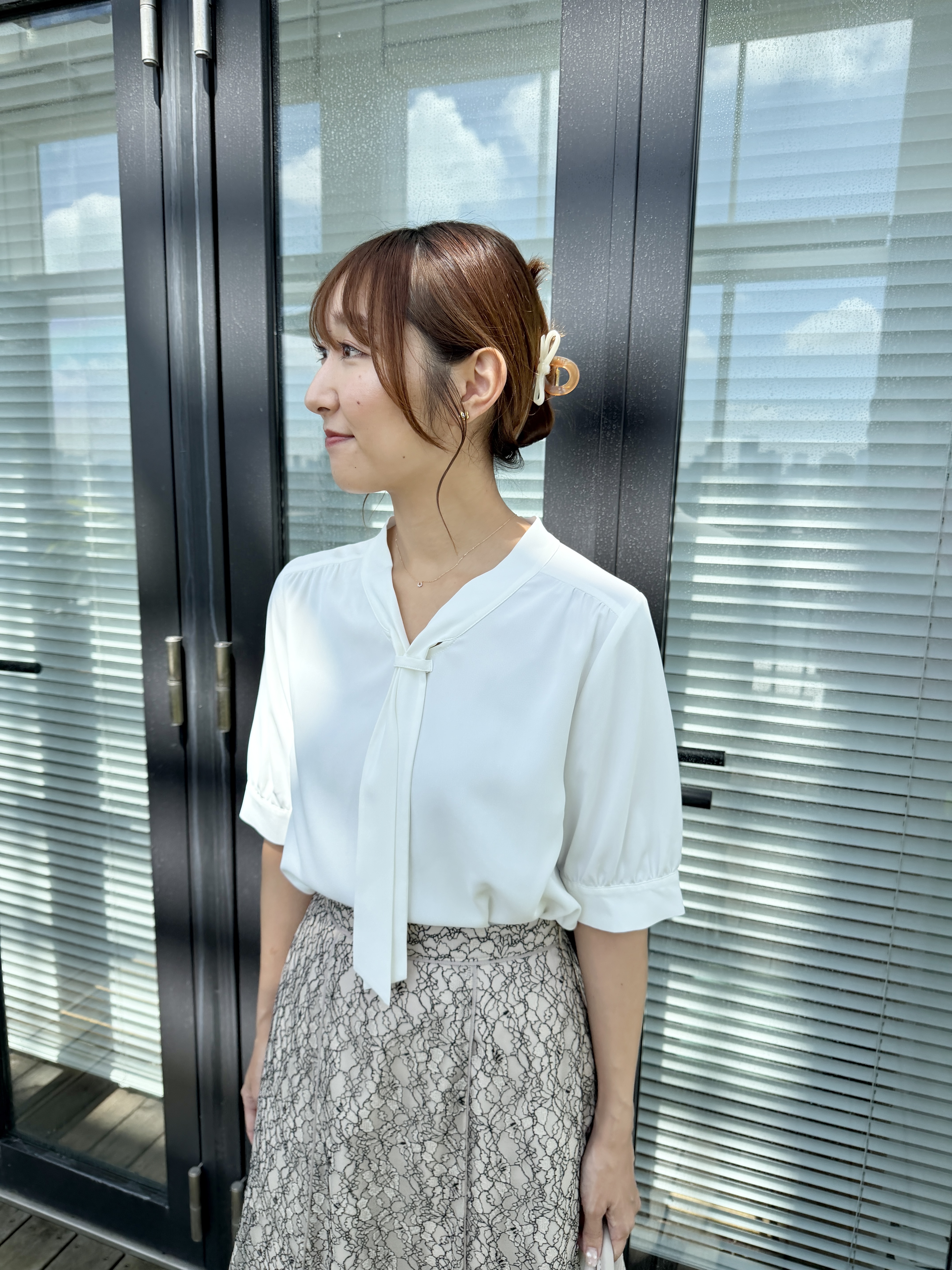 みぃさんの「index｜ジョーゼットボウタイブラウス【洗濯機OK】」を使ったコーディネート