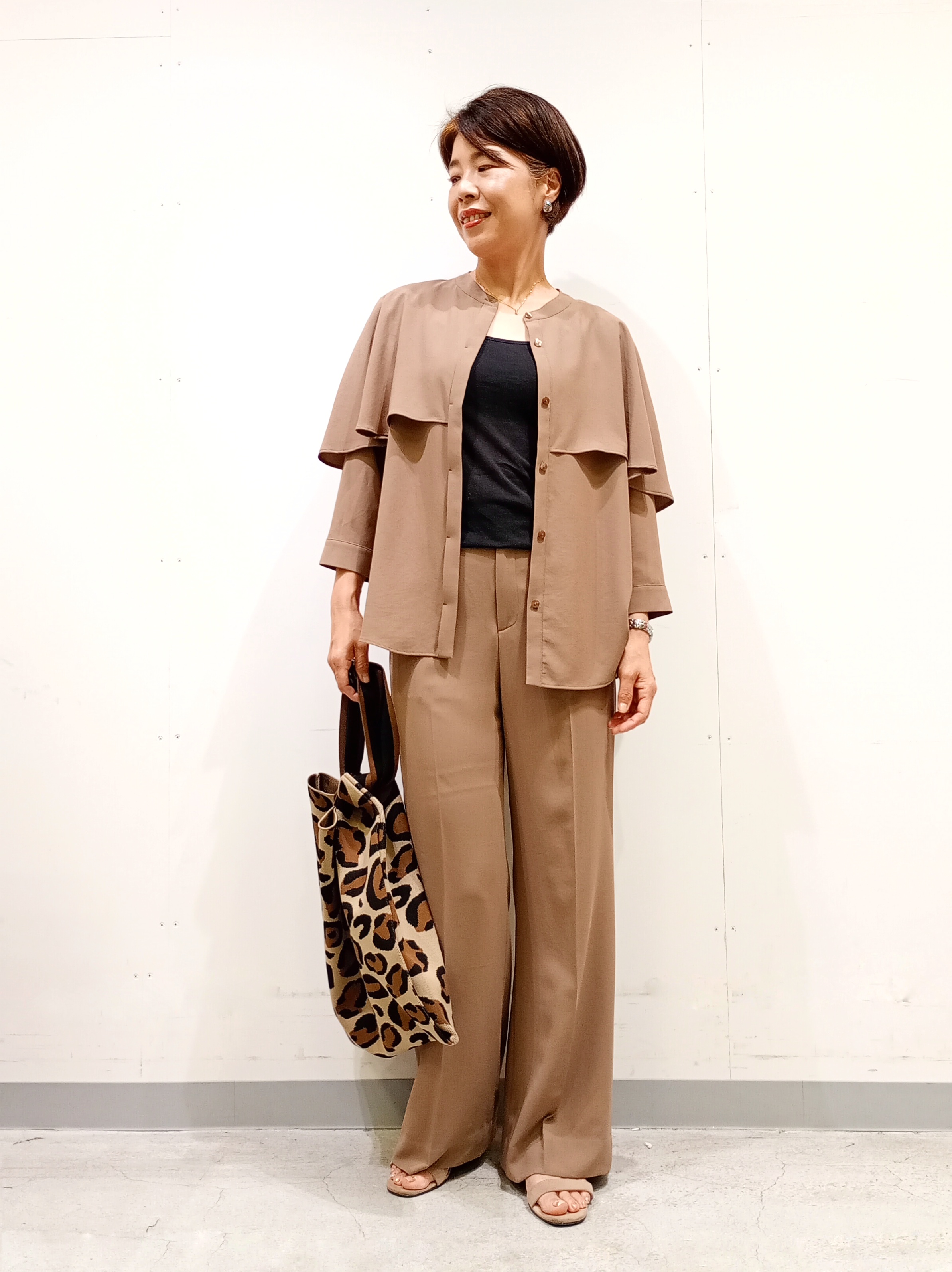 Kさんの「INDIVI｜【接触冷感/UVケア/夏羽織り/着る日傘】ケープ風ブラウス」を使ったコーディネート