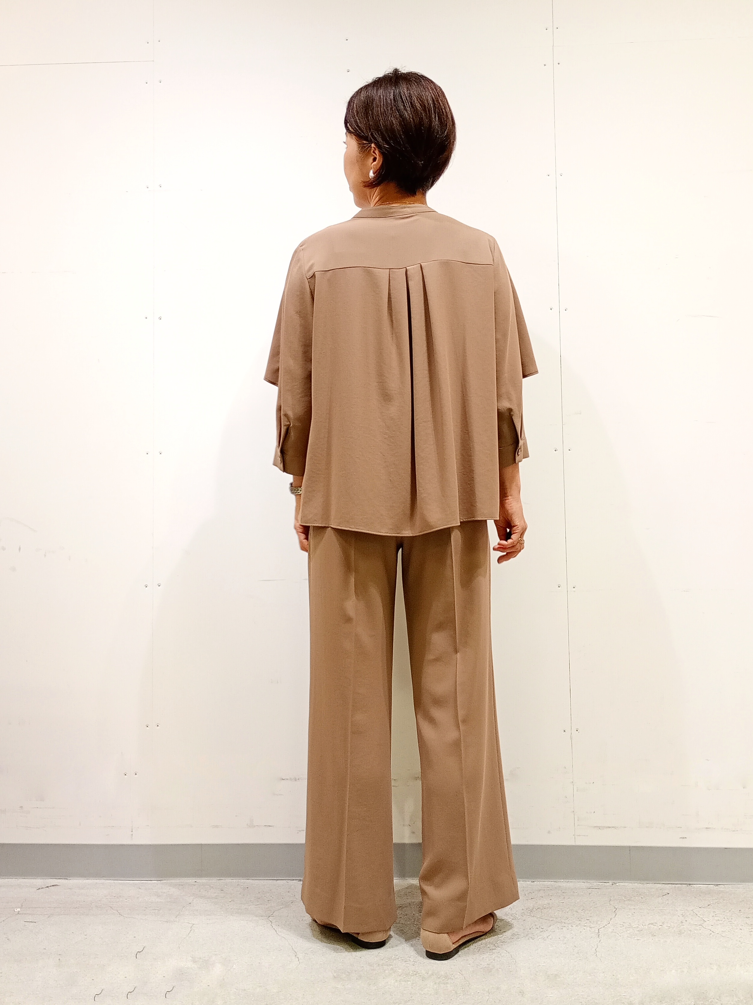 Kさんの「INDIVI｜【接触冷感/UVケア/夏羽織り/着る日傘】ケープ風ブラウス」を使ったコーディネート