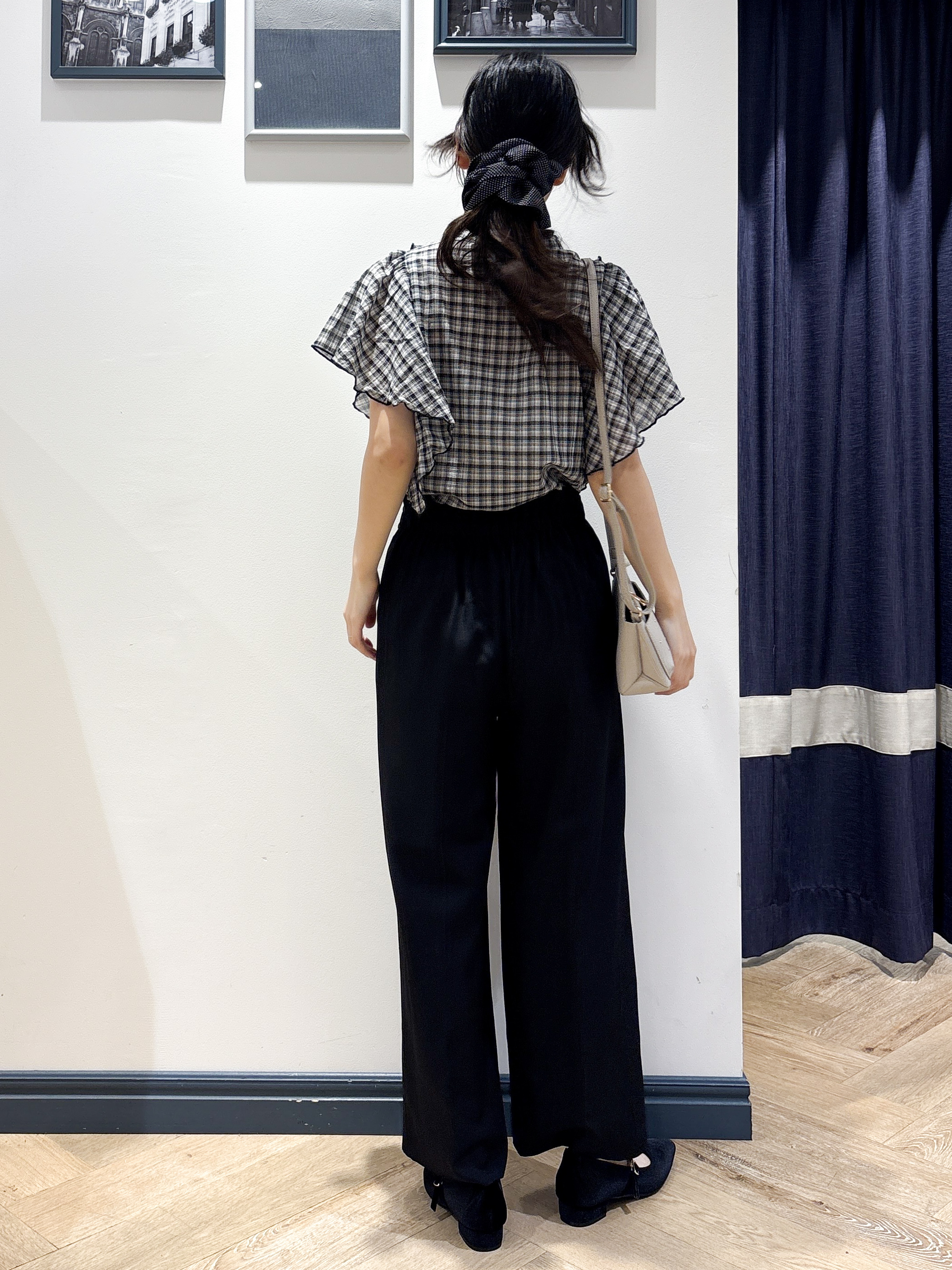 ayakaさんの「grove｜1枚で着映えが叶う チェックラッフルフリルブラウス」を使ったコーディネート