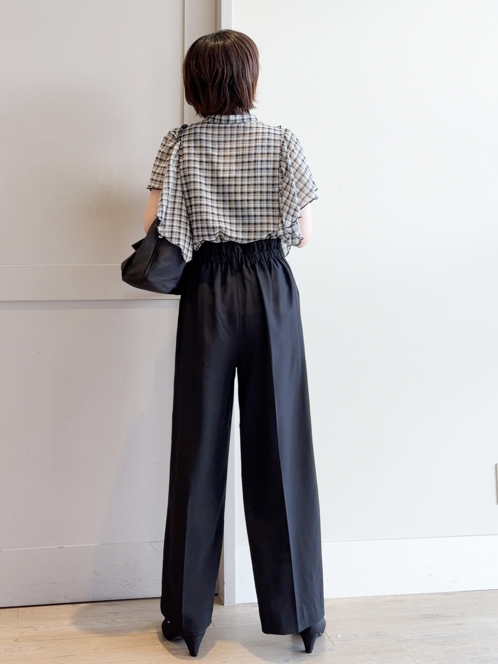 yamakoさんの「grove｜1枚で着映えが叶う チェックラッフルフリルブラウス」を使ったコーディネート
