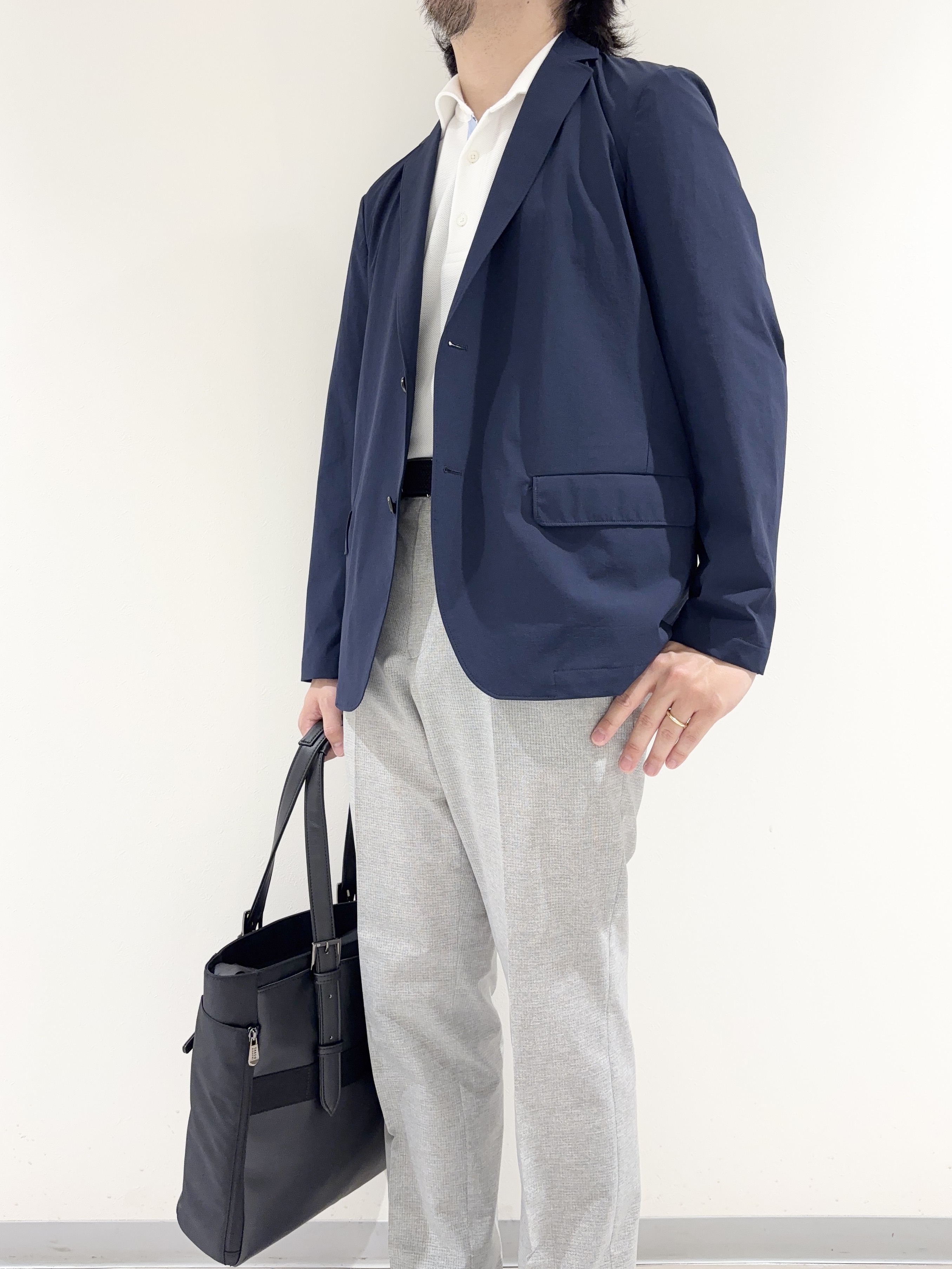 及川さんの「TAKEO KIKUCHI｜3Dナイロン ジャケット」を使ったコーディネート