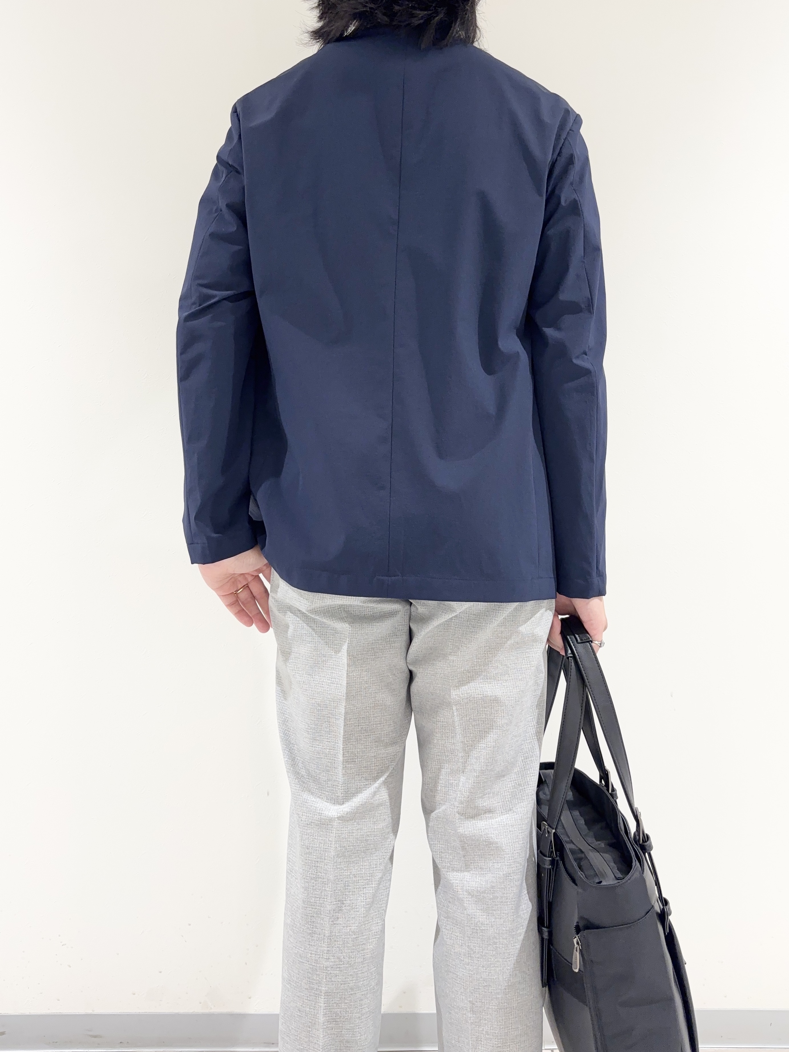及川さんの「TAKEO KIKUCHI｜3Dナイロン ジャケット」を使ったコーディネート