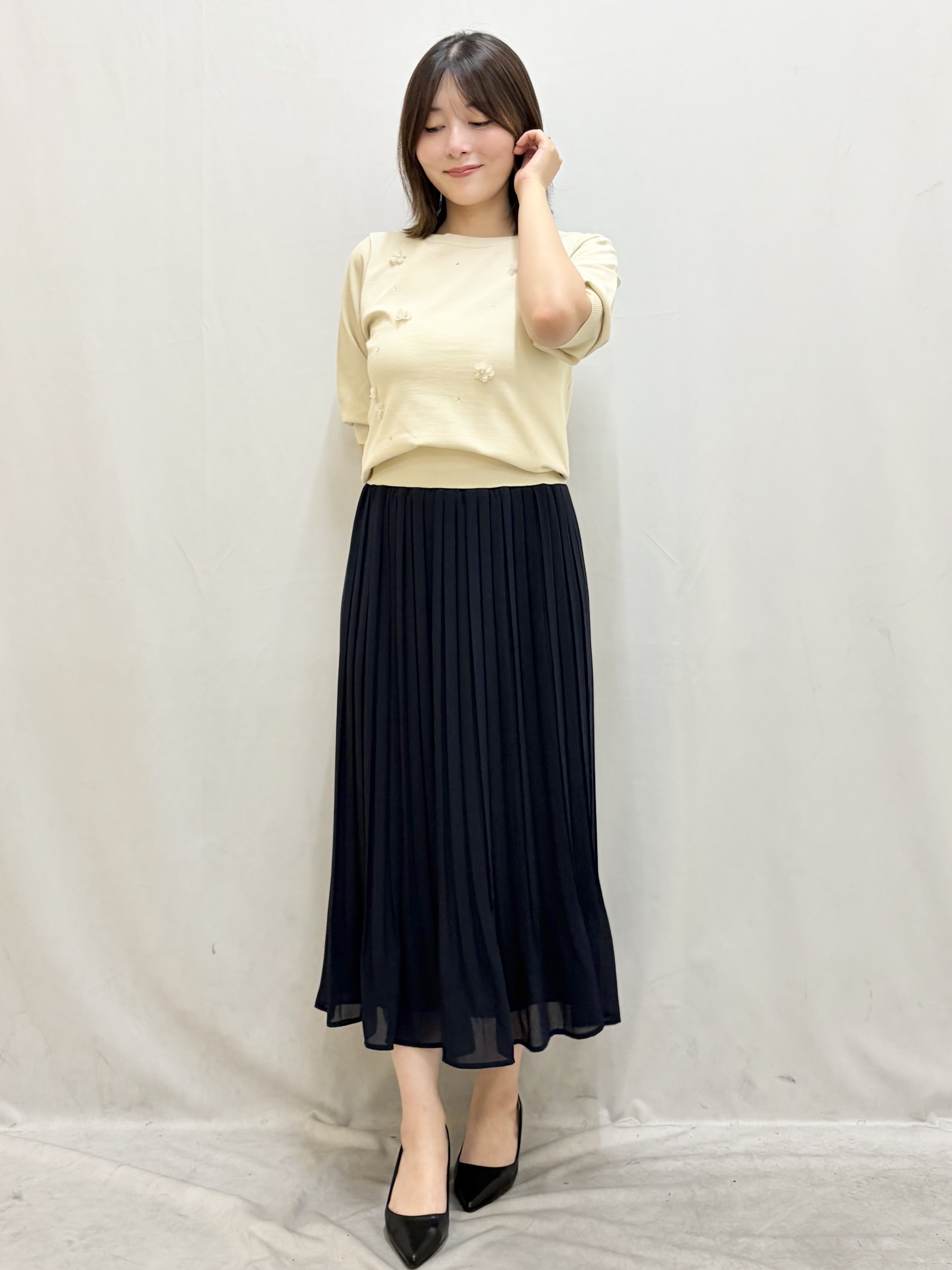 kasumiさんの「index｜お花ビジュー6分袖ニット【洗濯機OK】」を使ったコーディネート