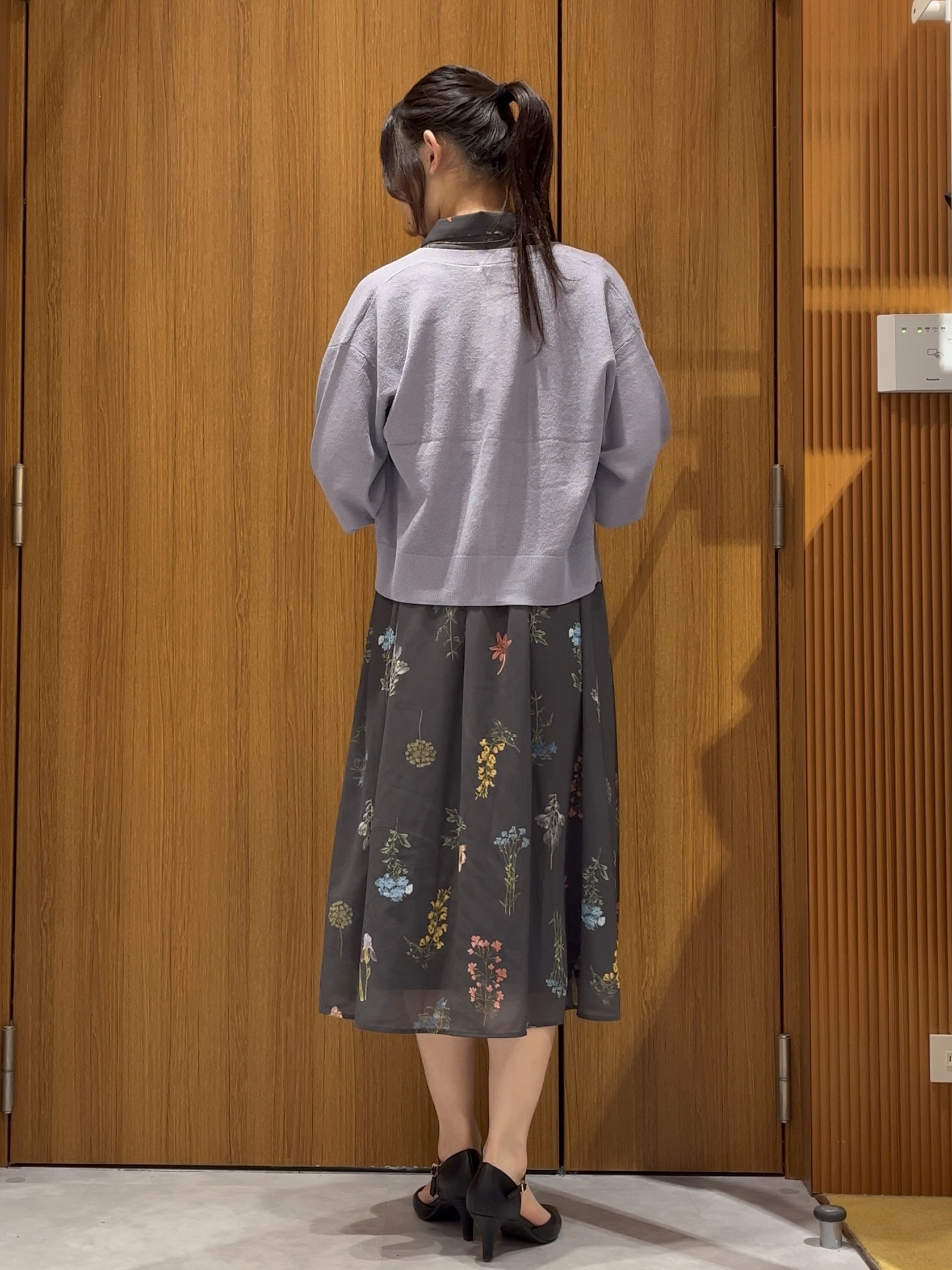 リンナさんの「index｜【８色展開】柄アソートシアーカーディガン《洗濯機OK》」を使ったコーディネート