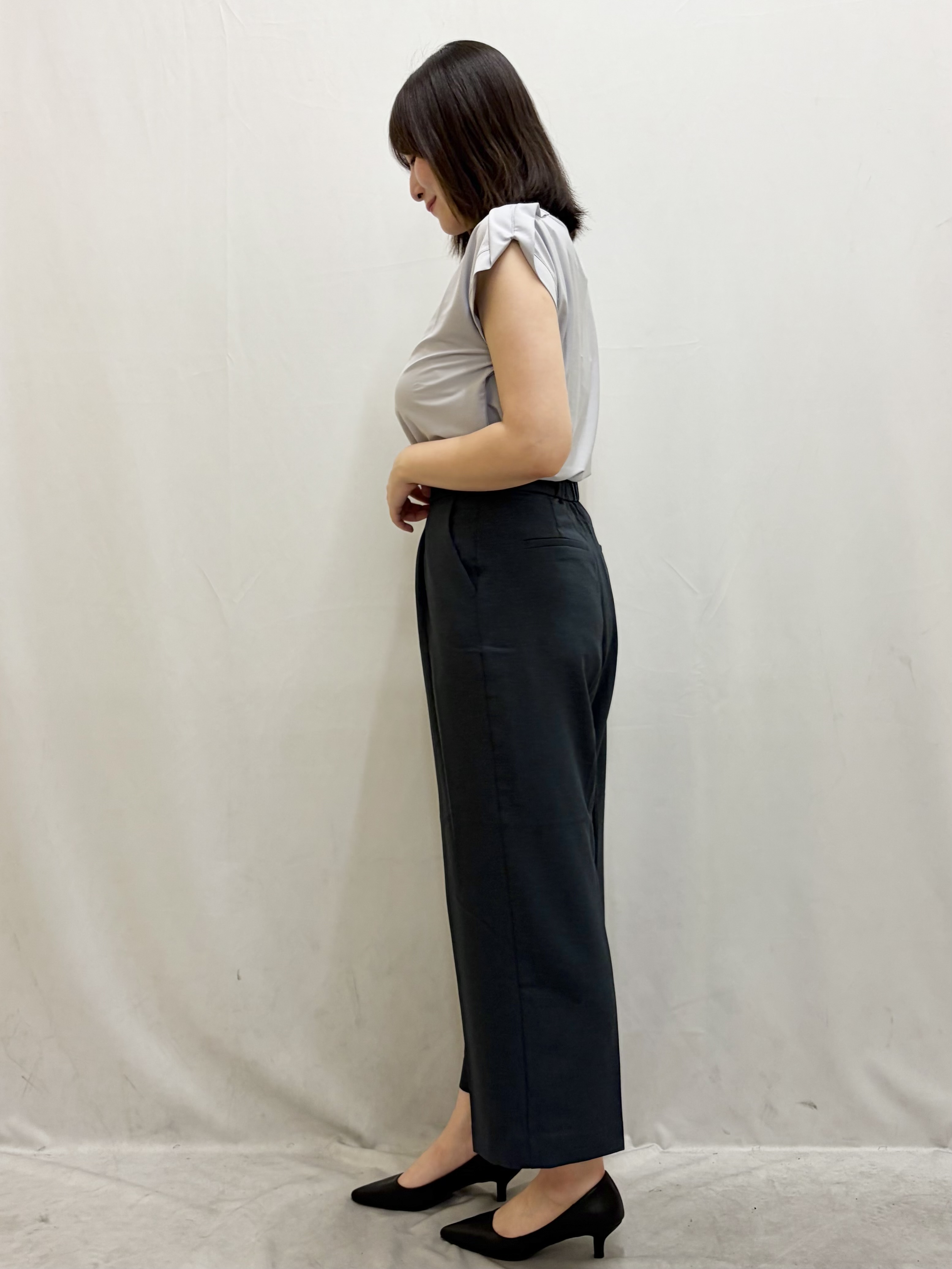 kasumiさんの「index｜【接触冷感】ひんやりキーネックフレンチトップス《洗濯機OK》」を使ったコーディネート