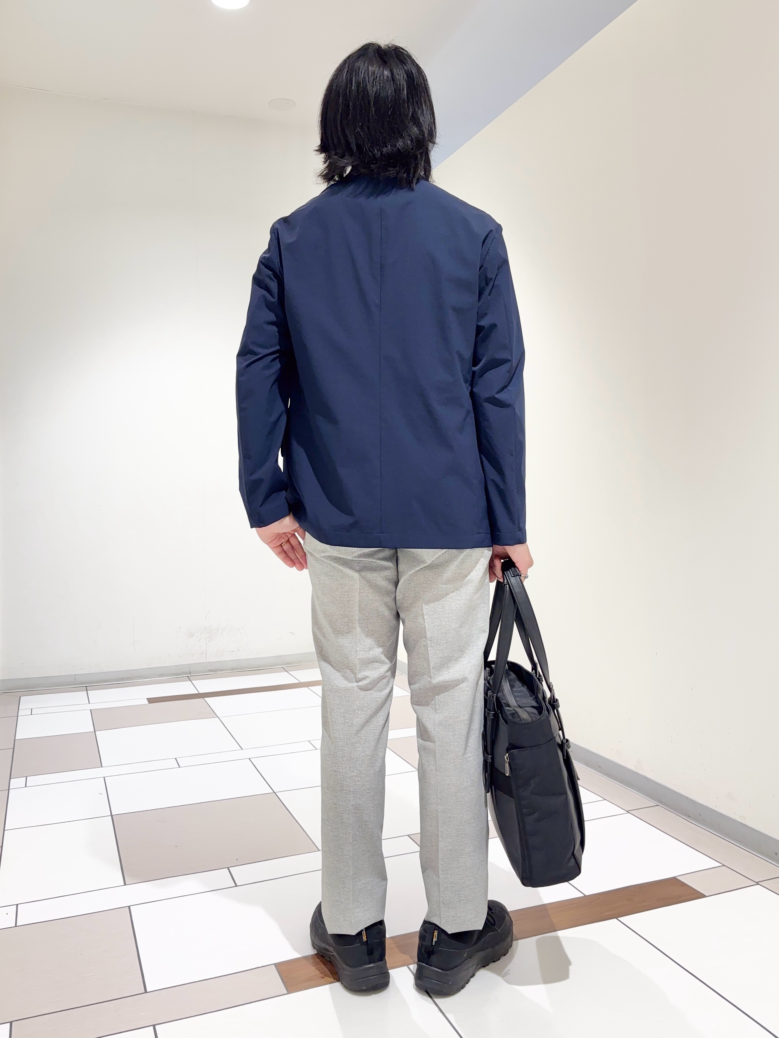 及川さんの「TAKEO KIKUCHI｜3Dナイロン ジャケット」を使ったコーディネート