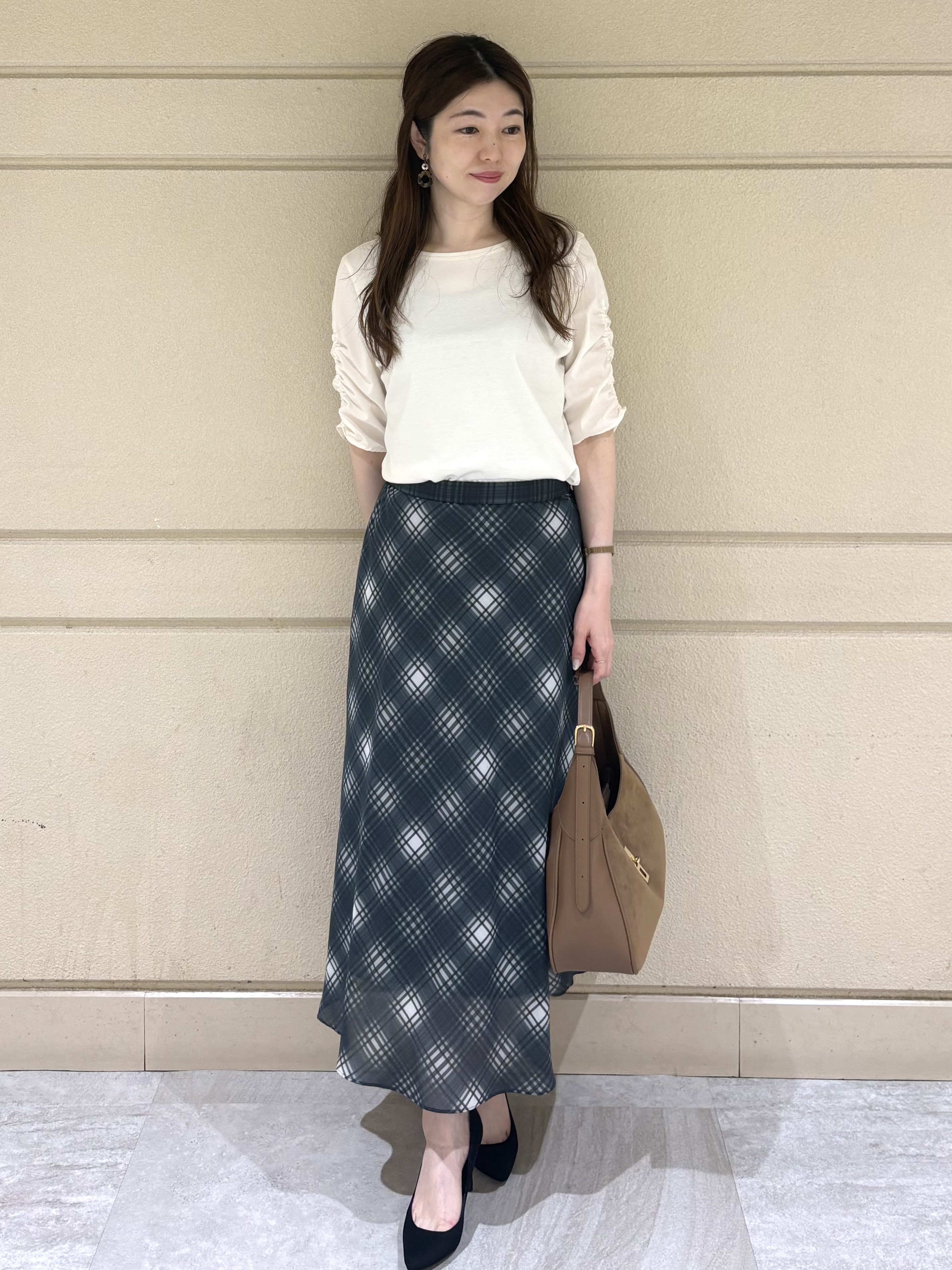 sakiさんの「COUP DE CHANCE｜【手洗い可／日本製】袖ギャザーカットソー」を使ったコーディネート