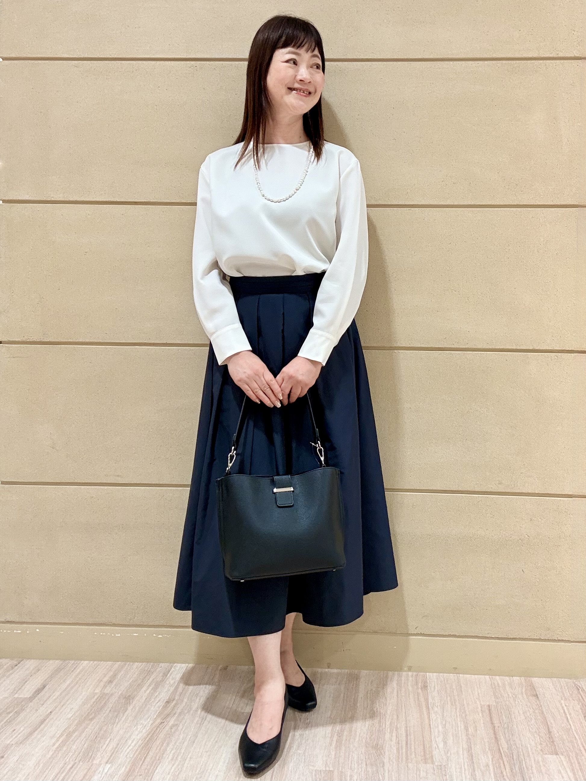 Marさんの「Reflect｜【通勤】きれいめラウンドネックブラウス」を使ったコーディネート