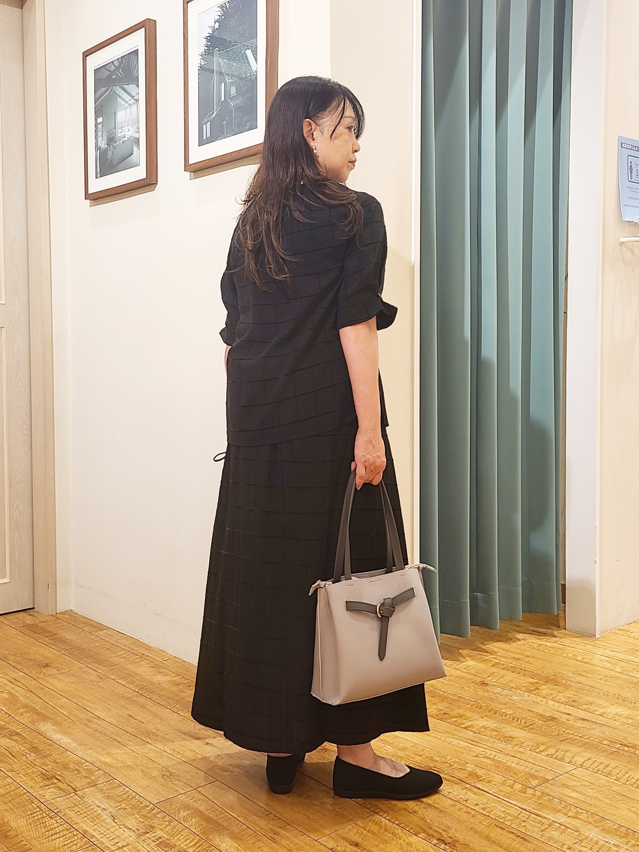 ポンタさんの「SHOO･LA･RUE｜【セットアップ可/S-LL】モールチェックで上品に タックスリーブ ブラウス」を使ったコーディネート