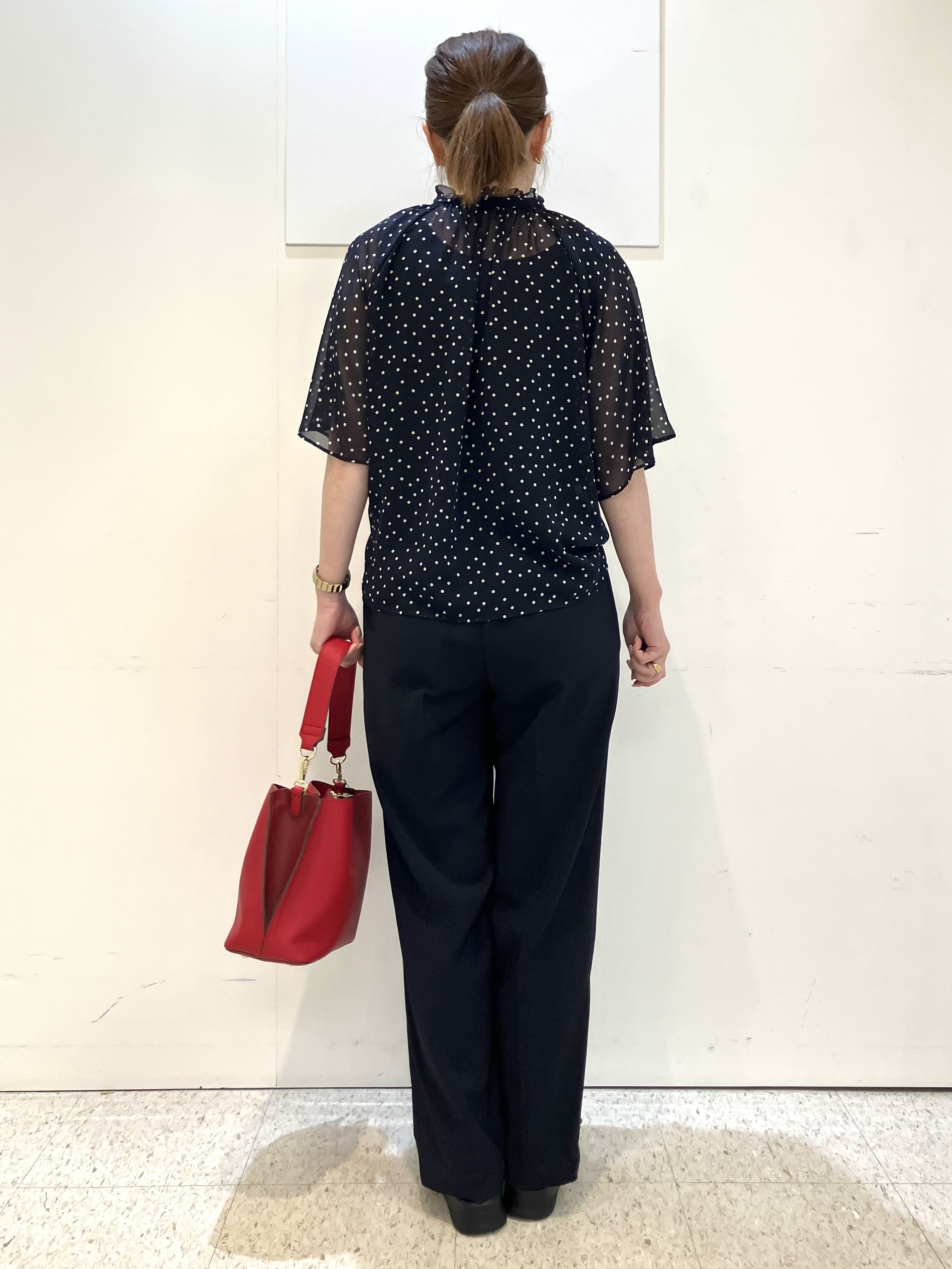 kozuさんの「Reflect｜【セットアップ／手洗い可】ドット柄シアーブラウス」を使ったコーディネート