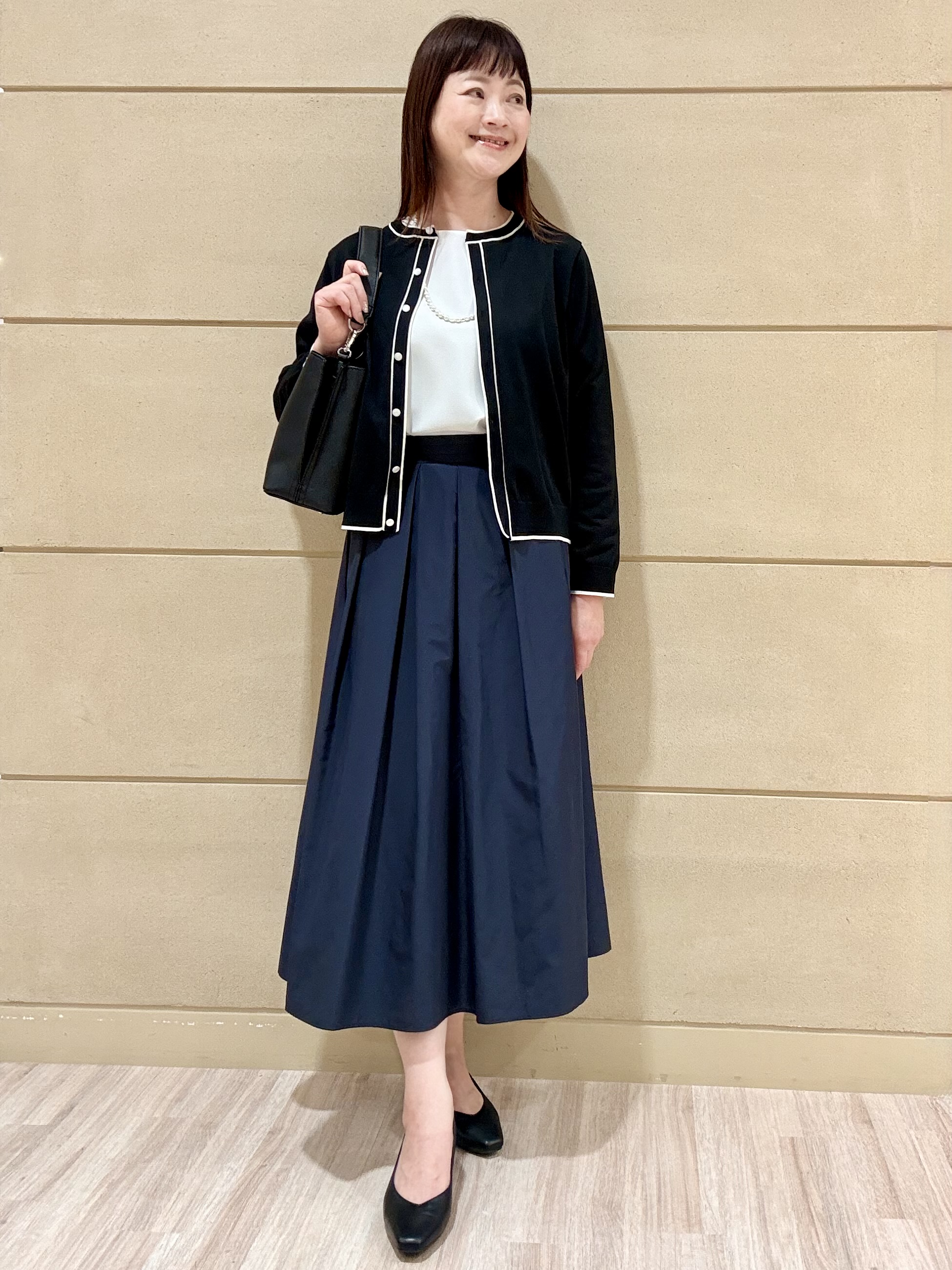 Marさんの「Reflect｜【通勤】きれいめラウンドネックブラウス」を使ったコーディネート