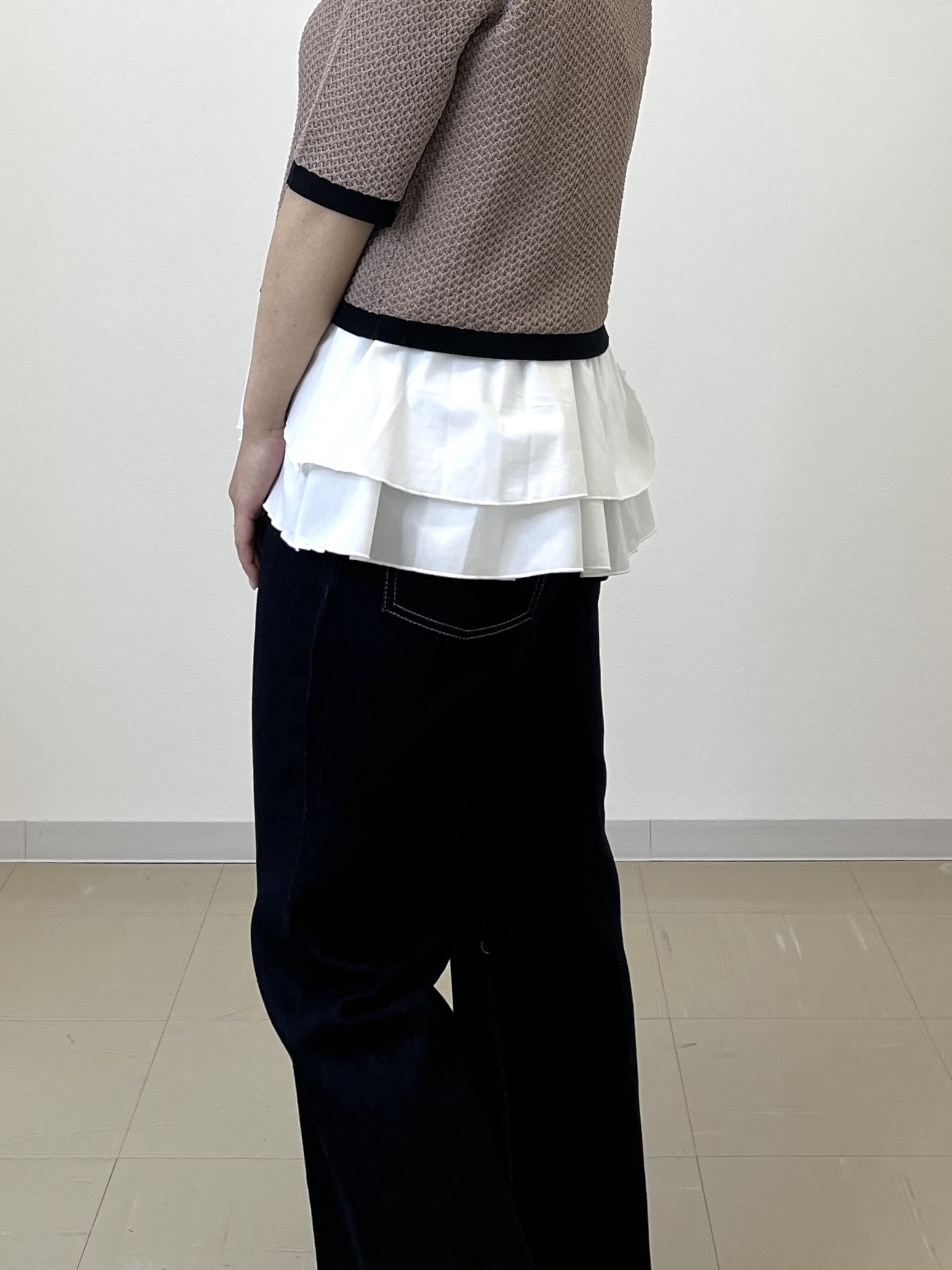 あずささんの「OPAQUE.CLIP｜【抗ピリング】柄編みニットカーディガン&times;ペプラムキャミセット《洗濯機OK》」を使ったコーディネート