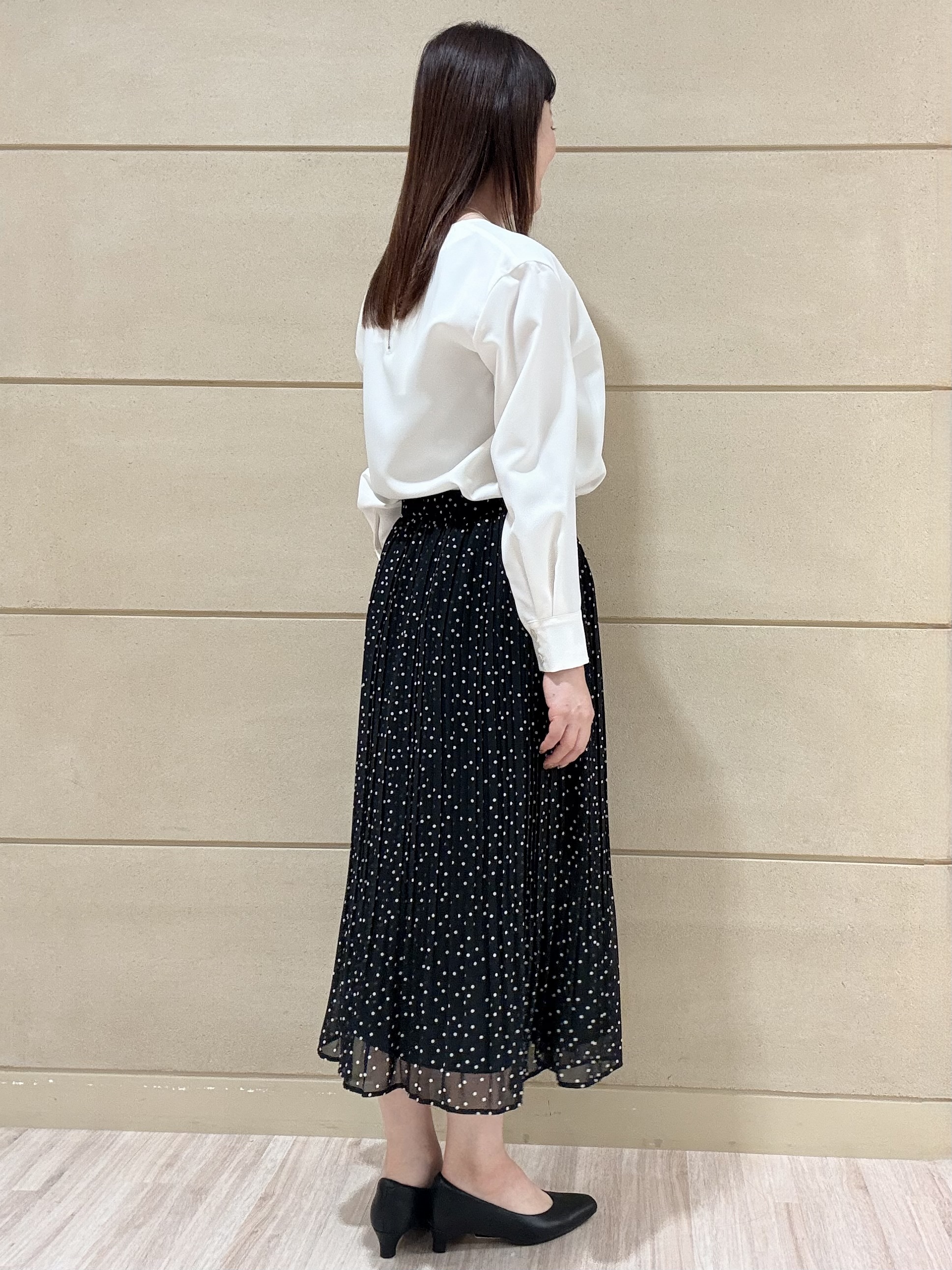 Marさんの「Reflect｜【通勤】きれいめラウンドネックブラウス」を使ったコーディネート