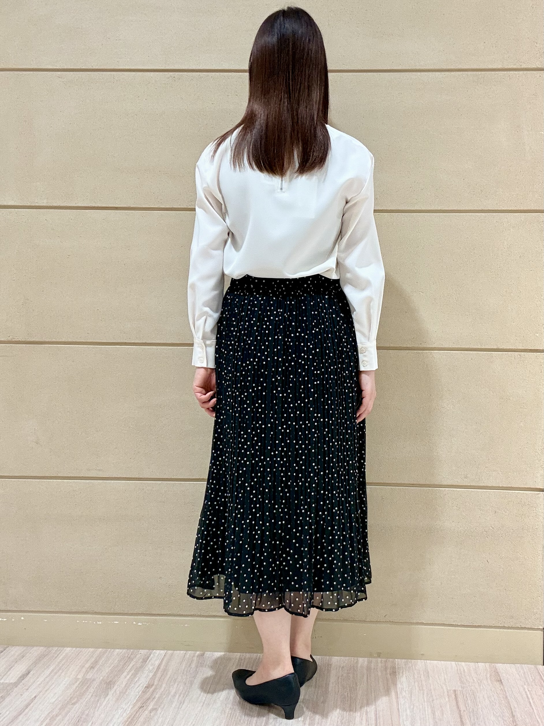 Marさんの「Reflect｜【通勤】きれいめラウンドネックブラウス」を使ったコーディネート