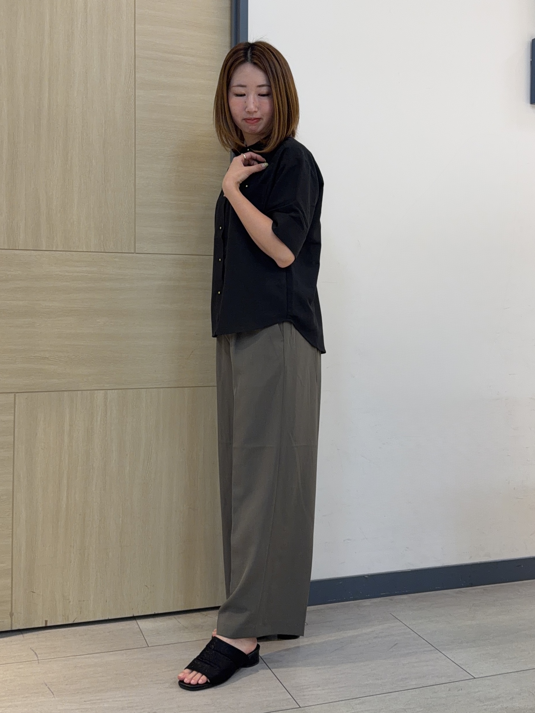 nanaさんの「grove｜【洗濯機◎】ほんのり大人の透け感、シアーカバーブラウス」を使ったコーディネート