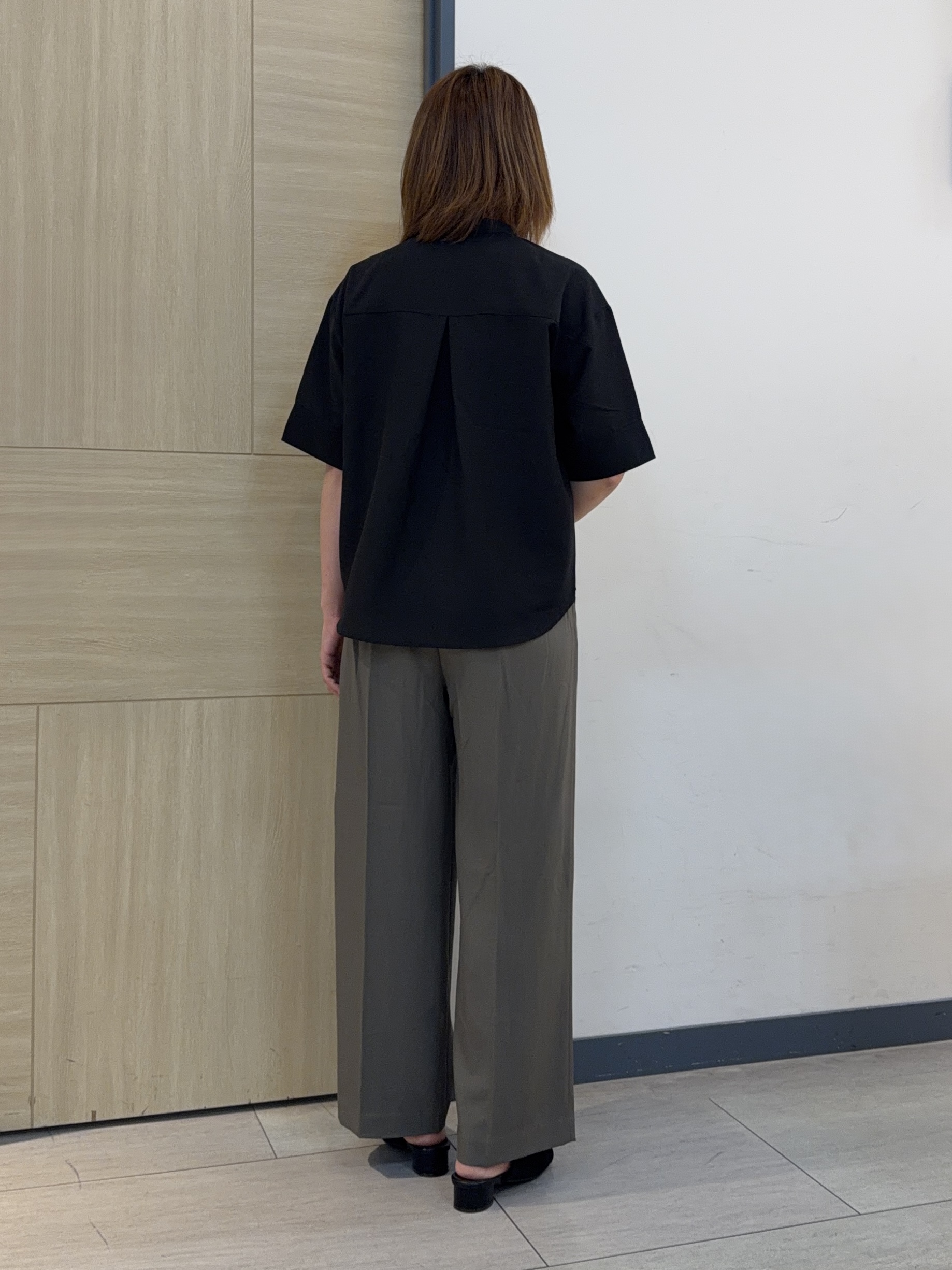 nanaさんの「grove｜【洗濯機◎】ほんのり大人の透け感、シアーカバーブラウス」を使ったコーディネート