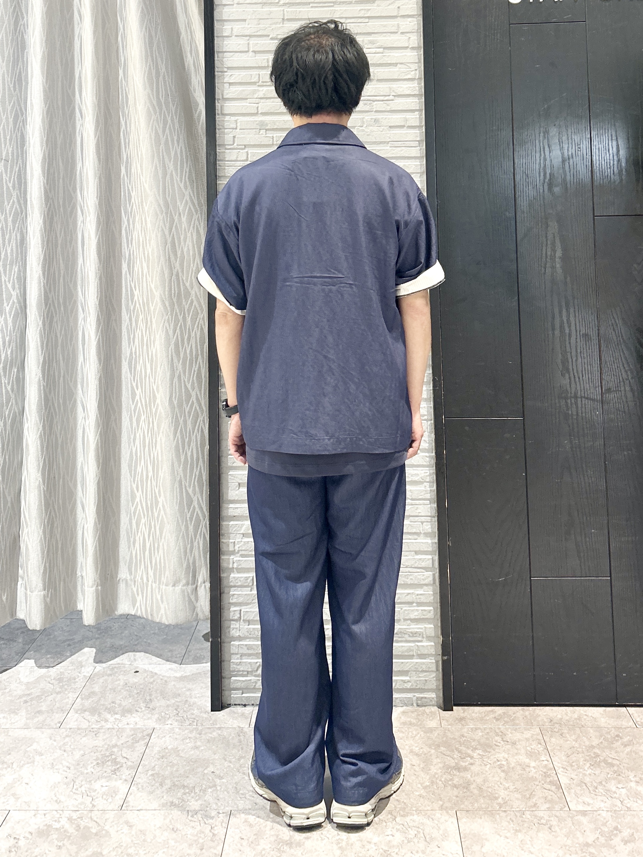 KENJI Iさんの「THE SHOP TK｜【セットアップ可／洗濯機OK】アソート ジップ半袖シャツ」を使ったコーディネート