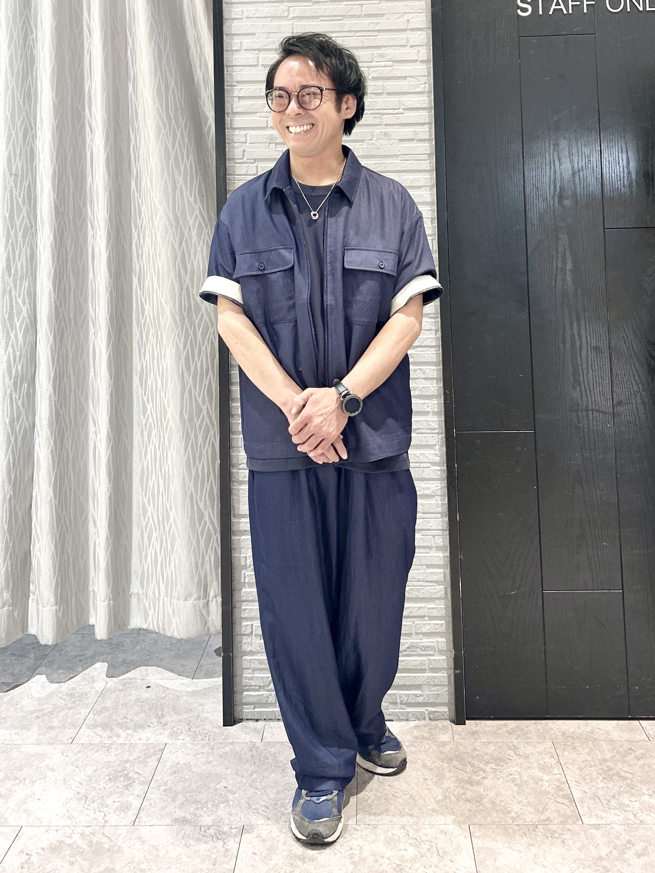 KENJI Iさんの「THE SHOP TK｜【セットアップ可／洗濯機OK】アソート ジップ半袖シャツ」を使ったコーディネート