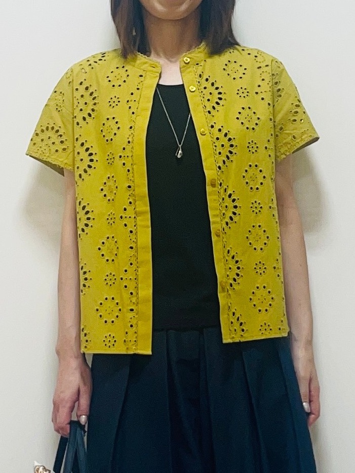 Riiさんの「Reflect｜【通勤◎】カットワーク刺繍レース シャツブラウス」を使ったコーディネート