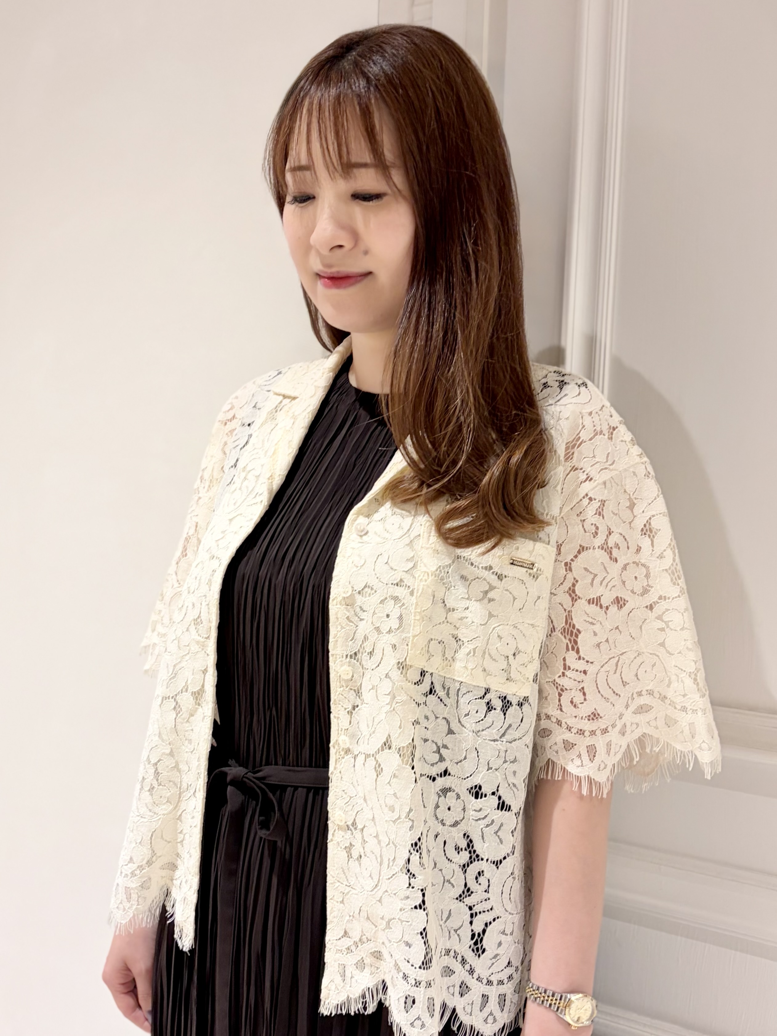 minowaさんの「DRESSTERIOR｜【ウォッシャブル/羽織りにも便利】シアーコードレースブラウス」を使ったコーディネート