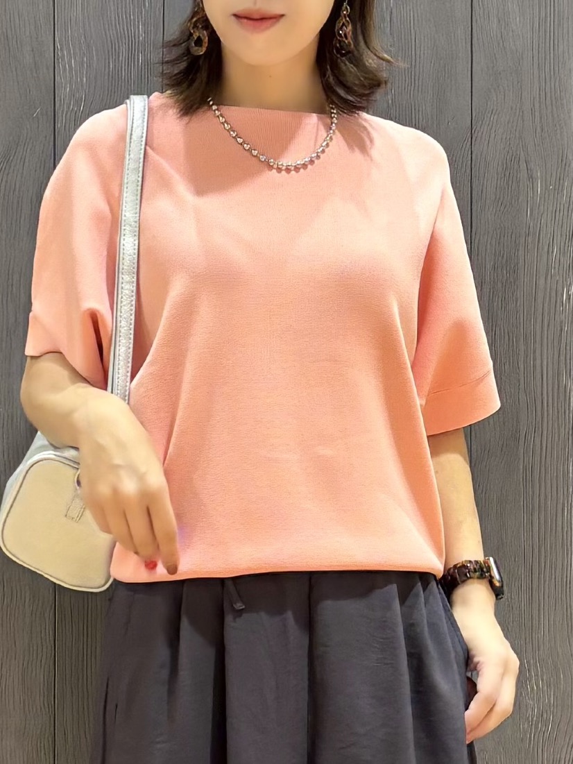 meiさんの「SHOO･LA･RUE｜【毎日洗える/ひんやり/UV】二の腕隠れる さらっとドルマン半袖ニット」を使ったコーディネート