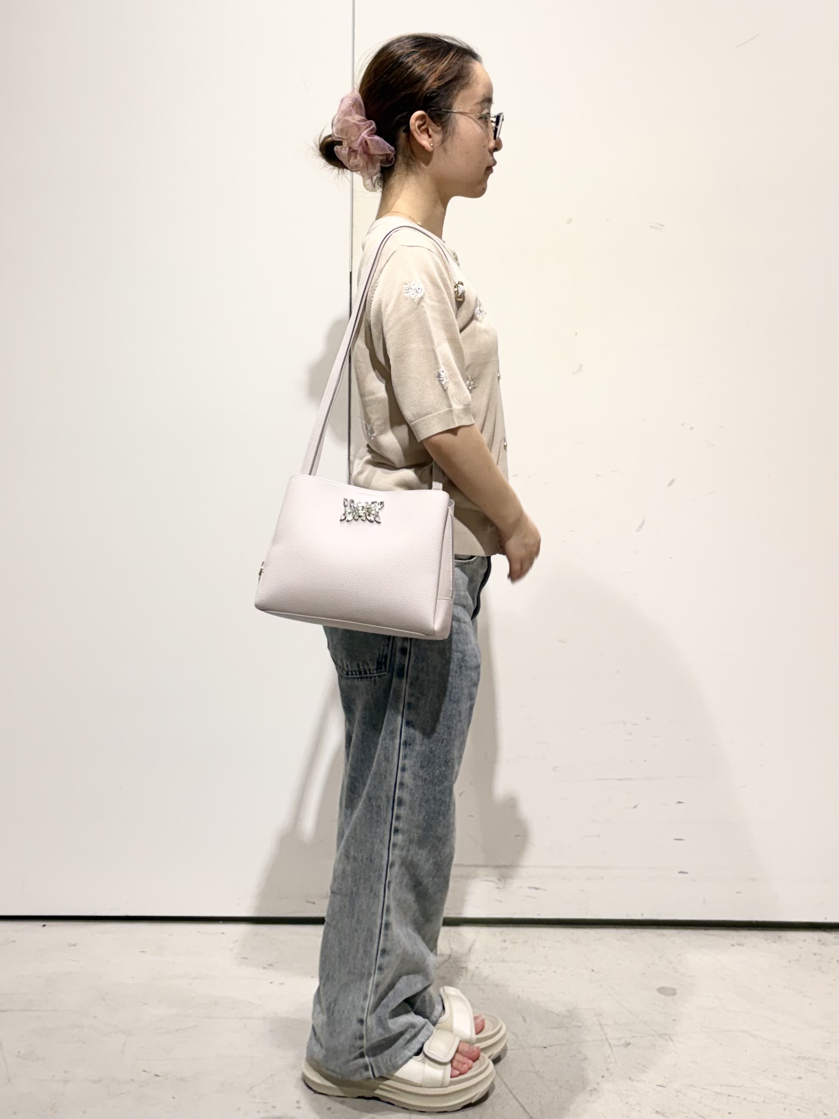 tomominさんの「OPAQUE.CLIP｜フラワー刺繍カーディガン【洗濯機OK／抗ピル】」を使ったコーディネート