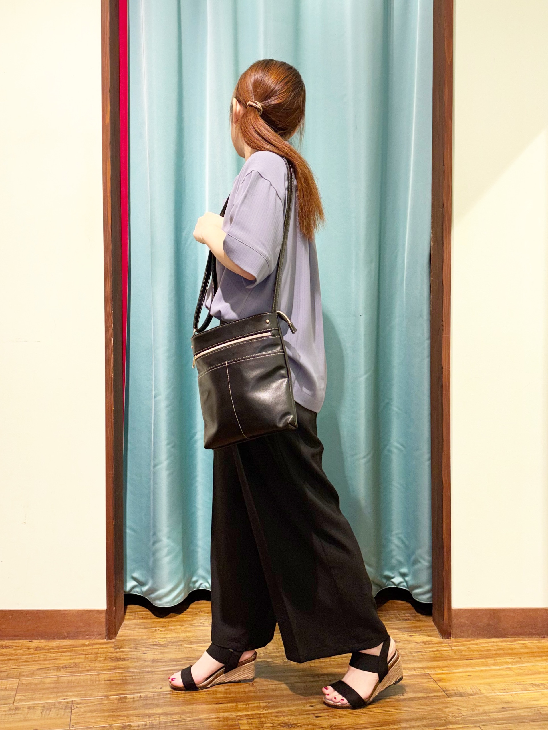 tukiさんの「SHOO･LA･RUE｜【通気性〇/ひんやり/S-LL】洗濯後しわになりにくい とろみストライプシャツ」を使ったコーディネート