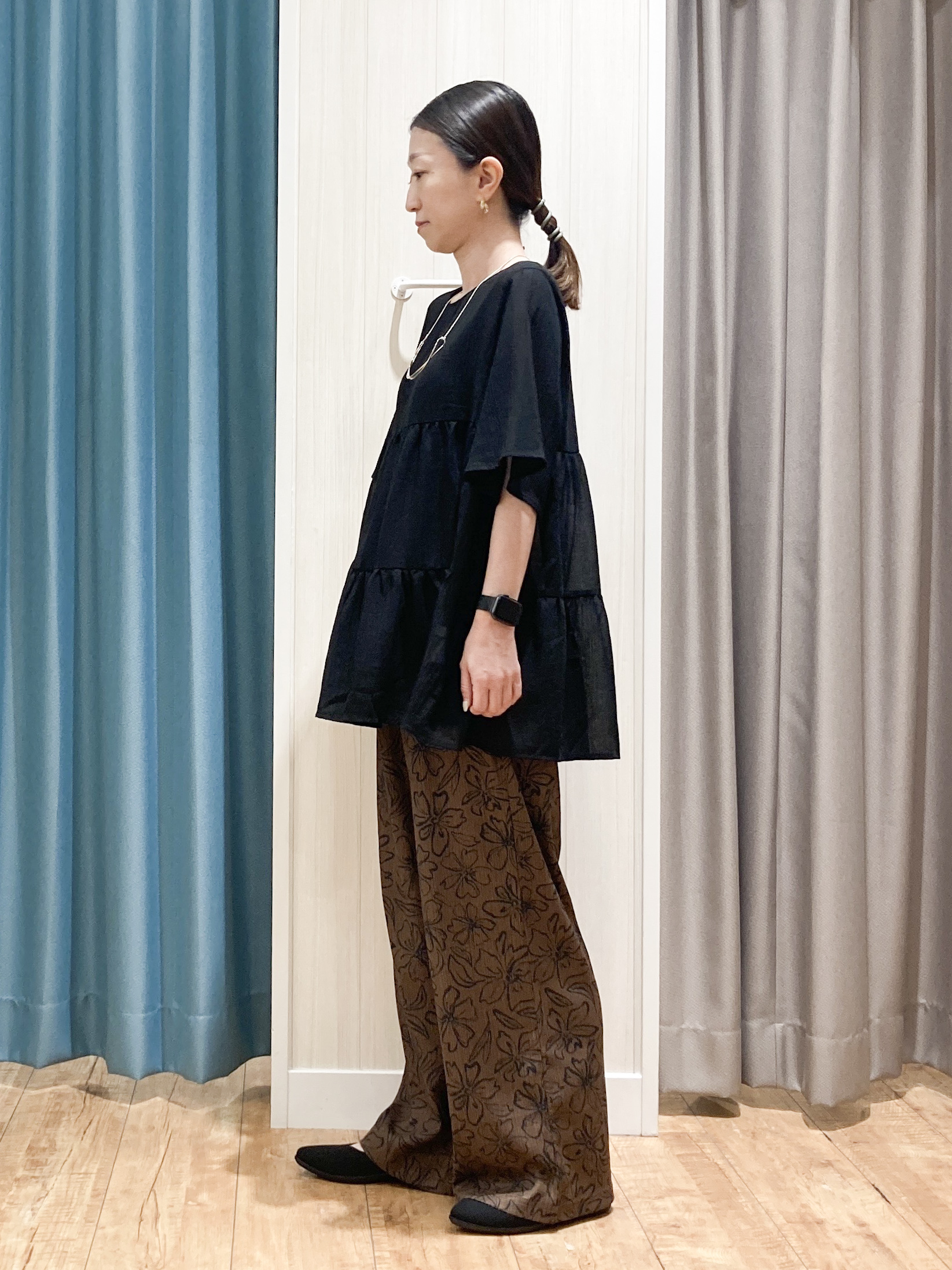 thさんの「SHOO･LA･RUE｜【洗濯機可/S-LL】インせず着られる シアー素材が上品なティアードブラウス」を使ったコーディネート