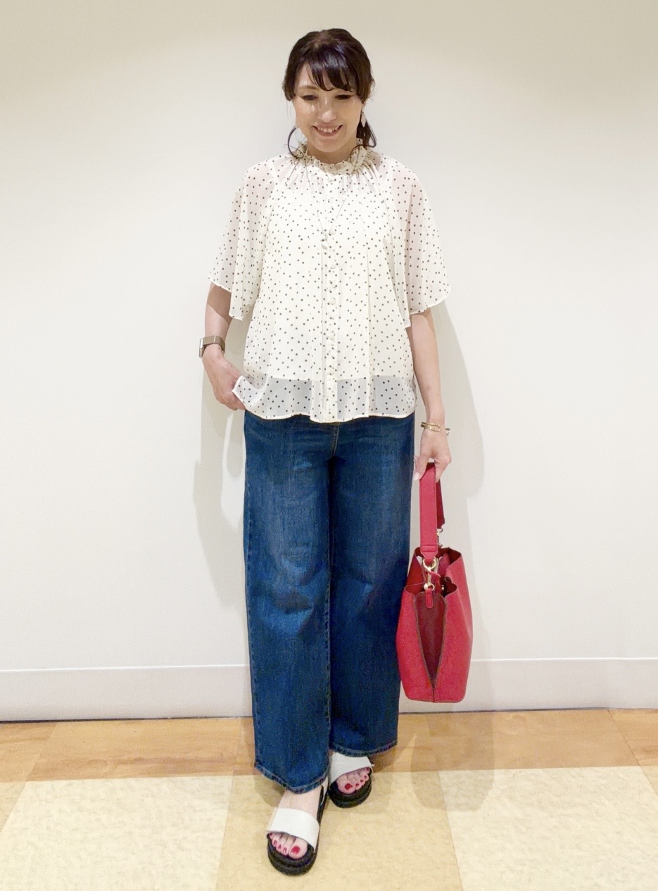 ayaさんの「Reflect｜【セットアップ／手洗い可】ドット柄シアーブラウス」を使ったコーディネート