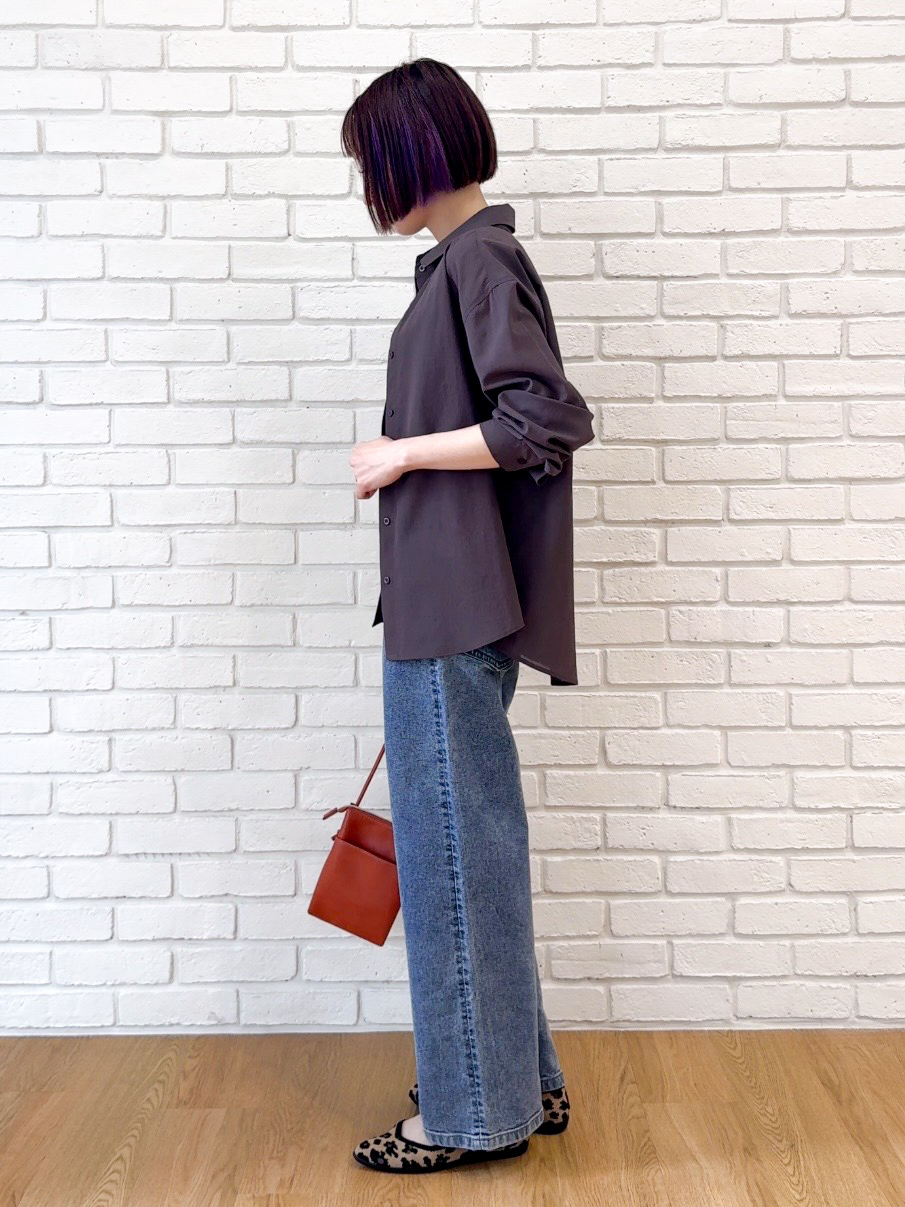 𝐜𝐡𝐢𝐤𝐚さんの「SHOO･LA･RUE｜【通気性〇/S-LL/洗濯機可】大人のきちんとベーシックシャツ」を使ったコーディネート