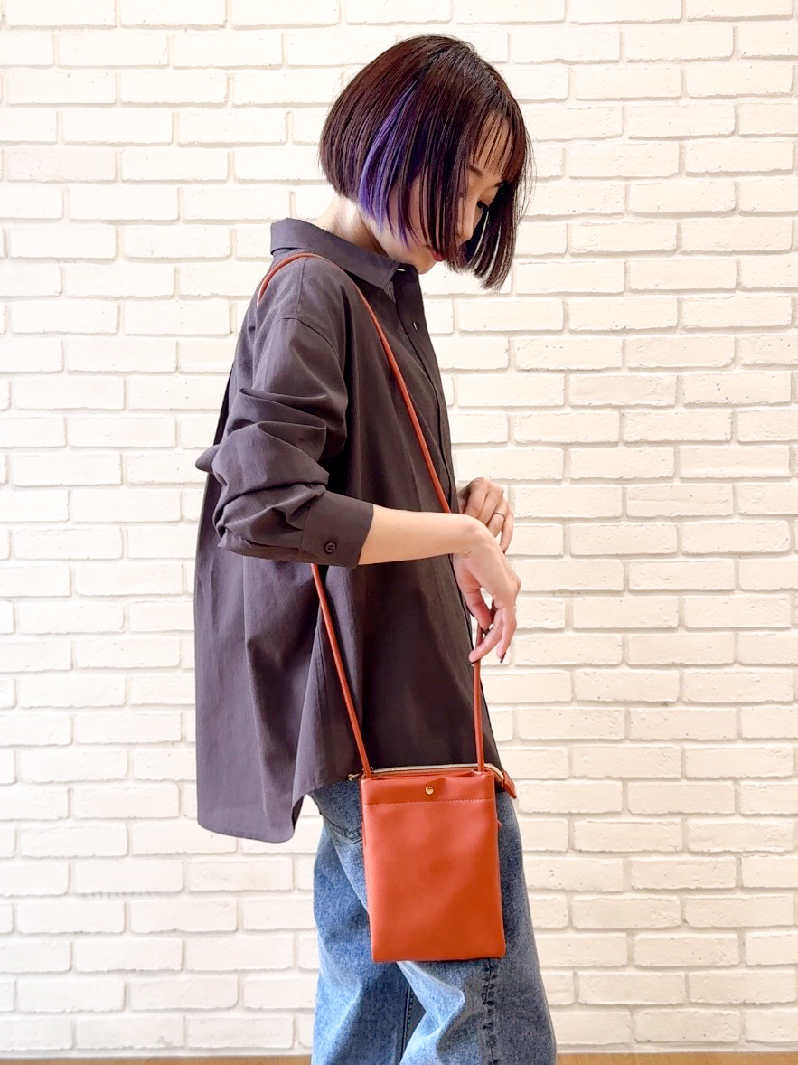𝐜𝐡𝐢𝐤𝐚さんの「SHOO･LA･RUE｜【通気性〇/S-LL/洗濯機可】大人のきちんとベーシックシャツ」を使ったコーディネート