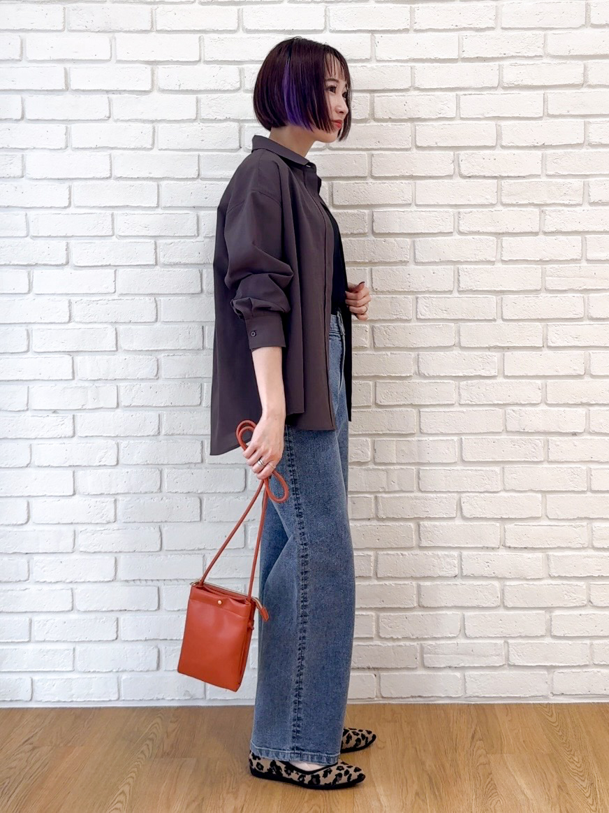 𝐜𝐡𝐢𝐤𝐚さんの「SHOO･LA･RUE｜【通気性〇/S-LL/洗濯機可】大人のきちんとベーシックシャツ」を使ったコーディネート