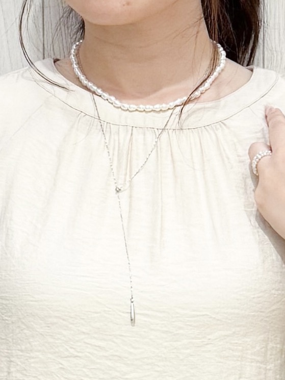 愛さんの「SHOO･LA･RUE｜【ひんやり/S-LL/体型カバー】はしごレースが涼し気な スラブポンチョ風ブラウス」を使ったコーディネート