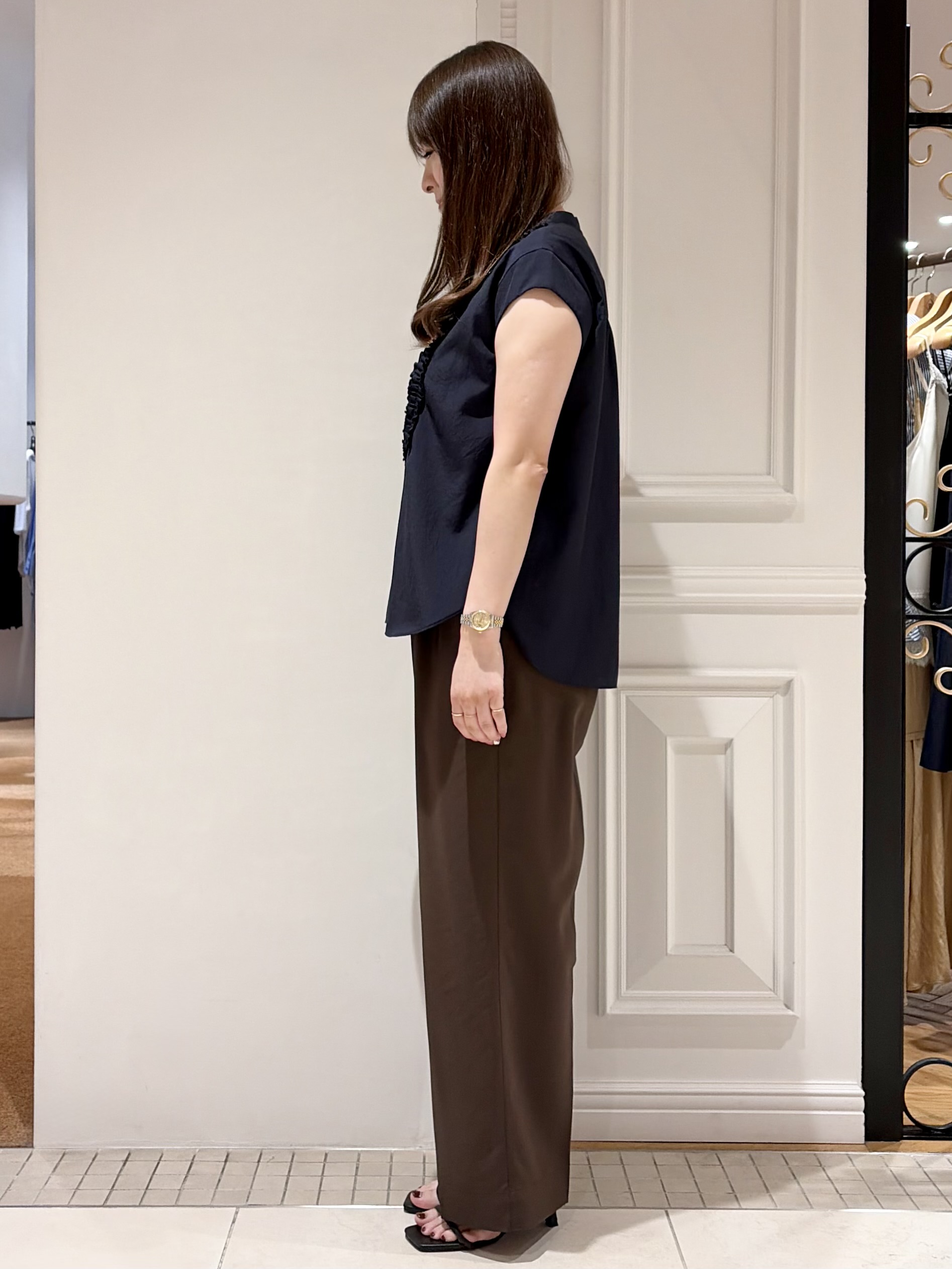 minowaさんの「DRESSTERIOR｜フレンチスリーブ　フリルブラウス」を使ったコーディネート