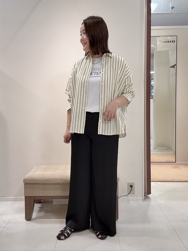 YUIさんの「UNTITLED｜ストライプシャツ」を使ったコーディネート