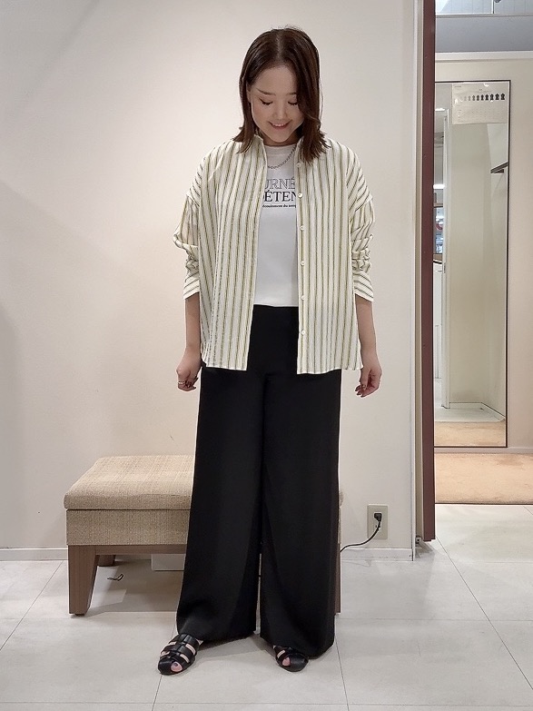 YUIさんの「UNTITLED｜ストライプシャツ」を使ったコーディネート