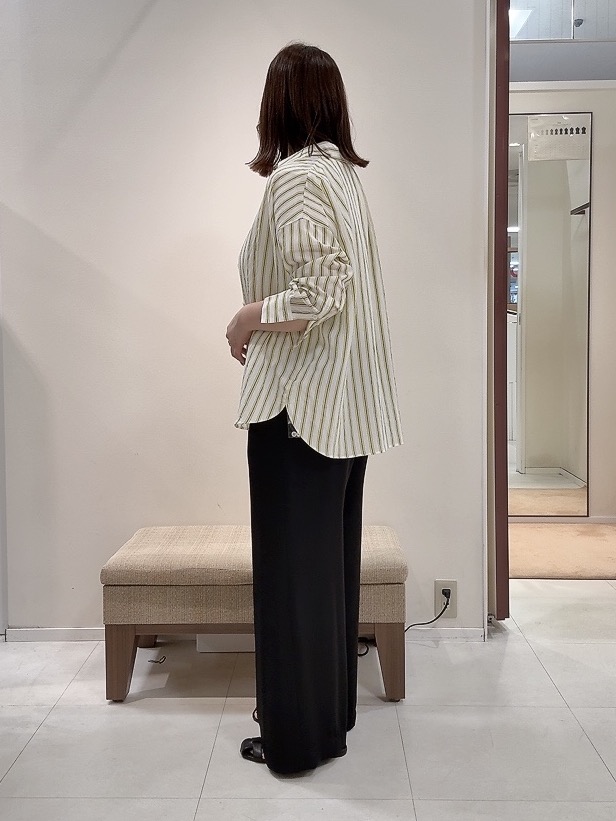 YUIさんの「UNTITLED｜ストライプシャツ」を使ったコーディネート