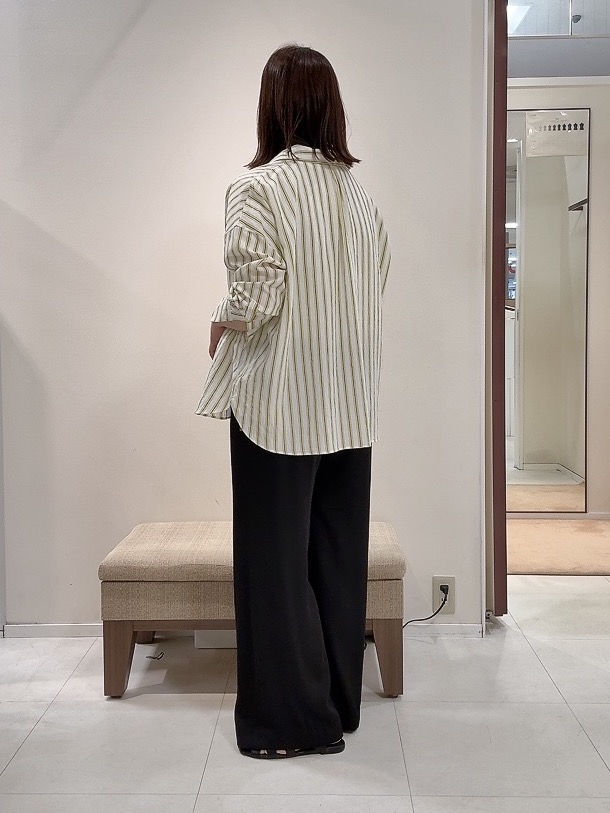 YUIさんの「UNTITLED｜ストライプシャツ」を使ったコーディネート