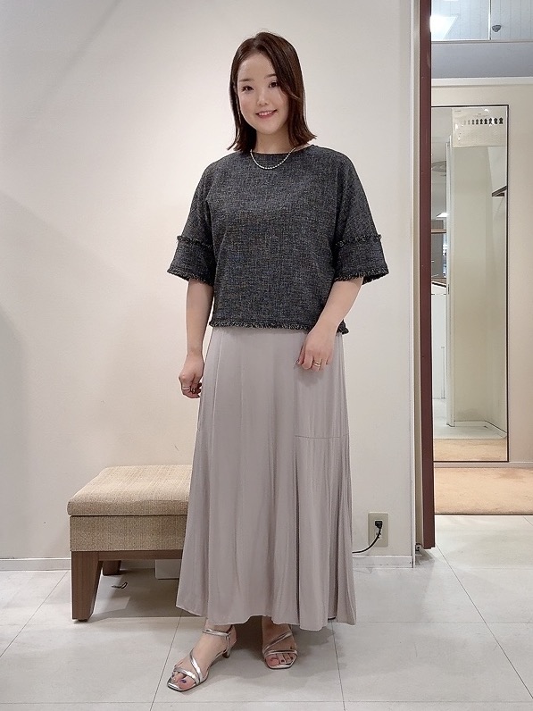 YUIさんの「UNTITLED｜ドライミックスツィードブラウス」を使ったコーディネート