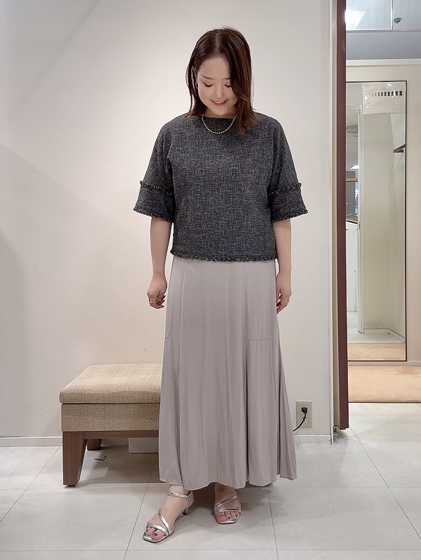 YUIさんの「UNTITLED｜ドライミックスツィードブラウス」を使ったコーディネート