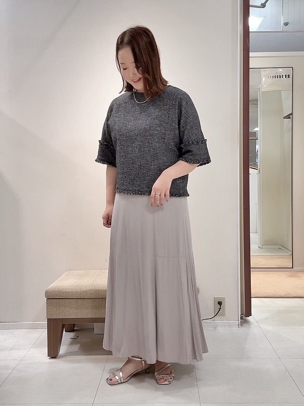 YUIさんの「UNTITLED｜ドライミックスツィードブラウス」を使ったコーディネート