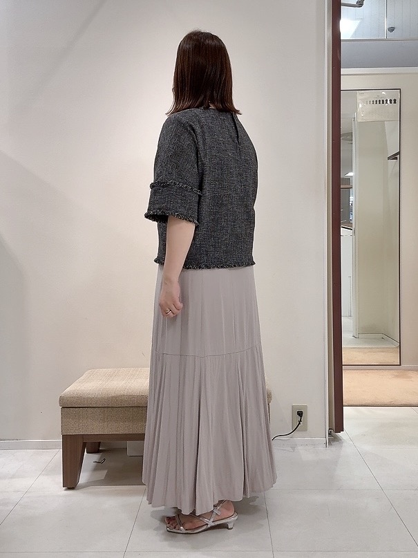 YUIさんの「UNTITLED｜ドライミックスツィードブラウス」を使ったコーディネート