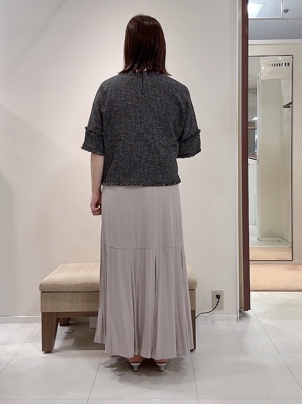 YUIさんの「UNTITLED｜ドライミックスツィードブラウス」を使ったコーディネート