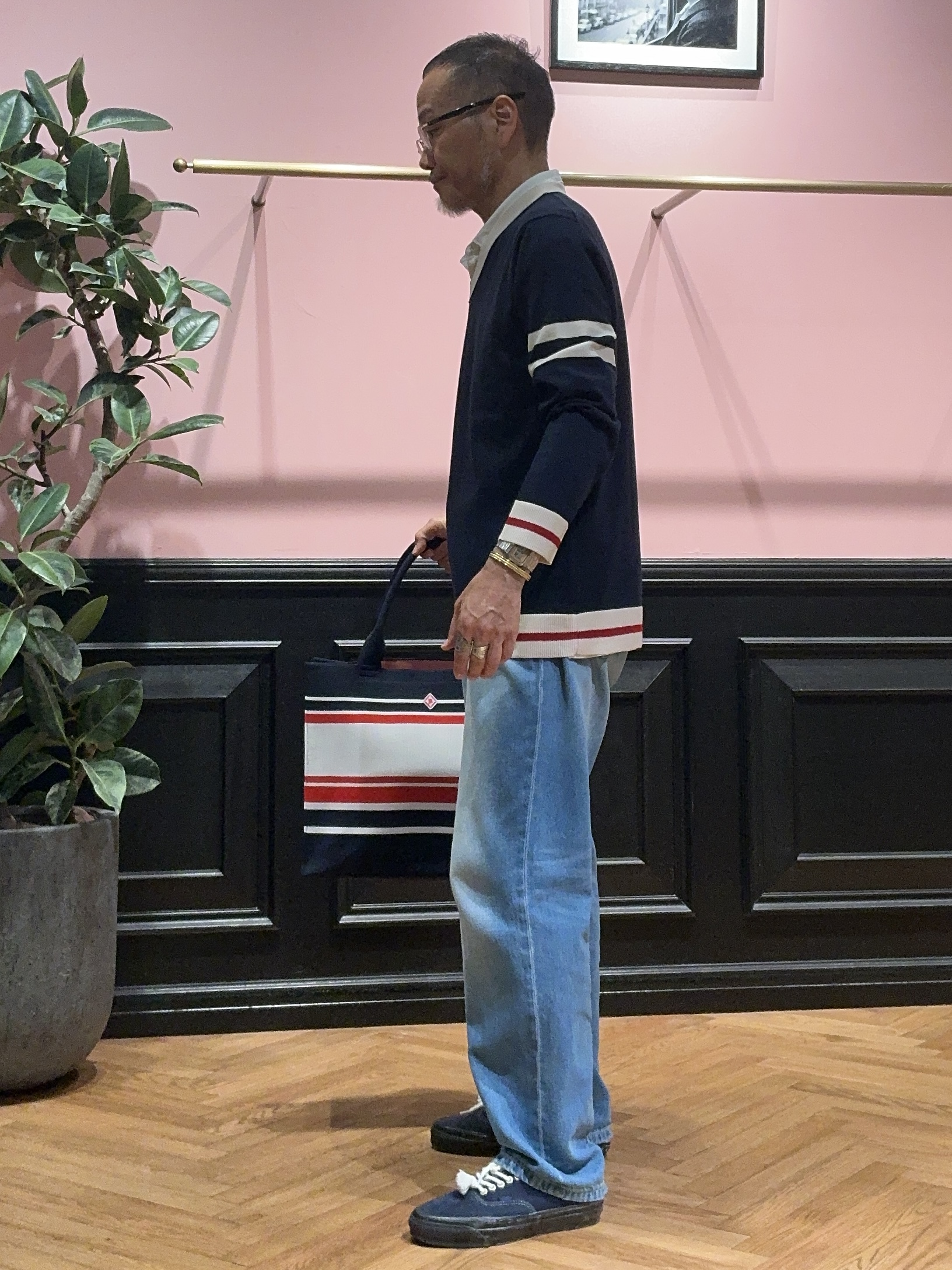torigoeさんの「DRESSTERIOR｜ウォッシャブル ファインメリノVネックニット」を使ったコーディネート