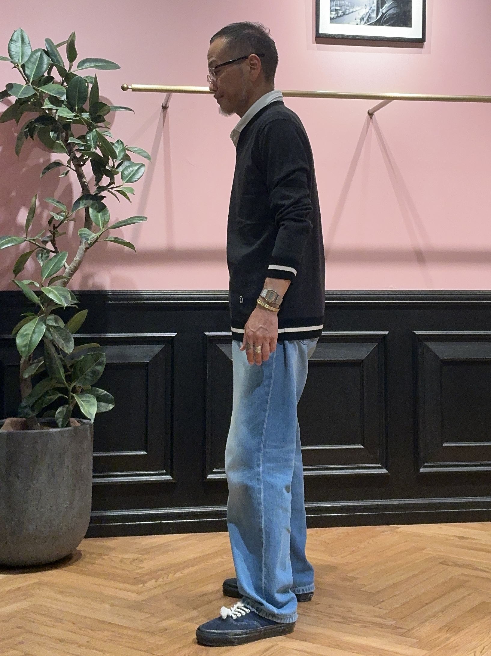 torigoeさんの「DRESSTERIOR｜ウォッシャブル ファインメリノVネックニット」を使ったコーディネート