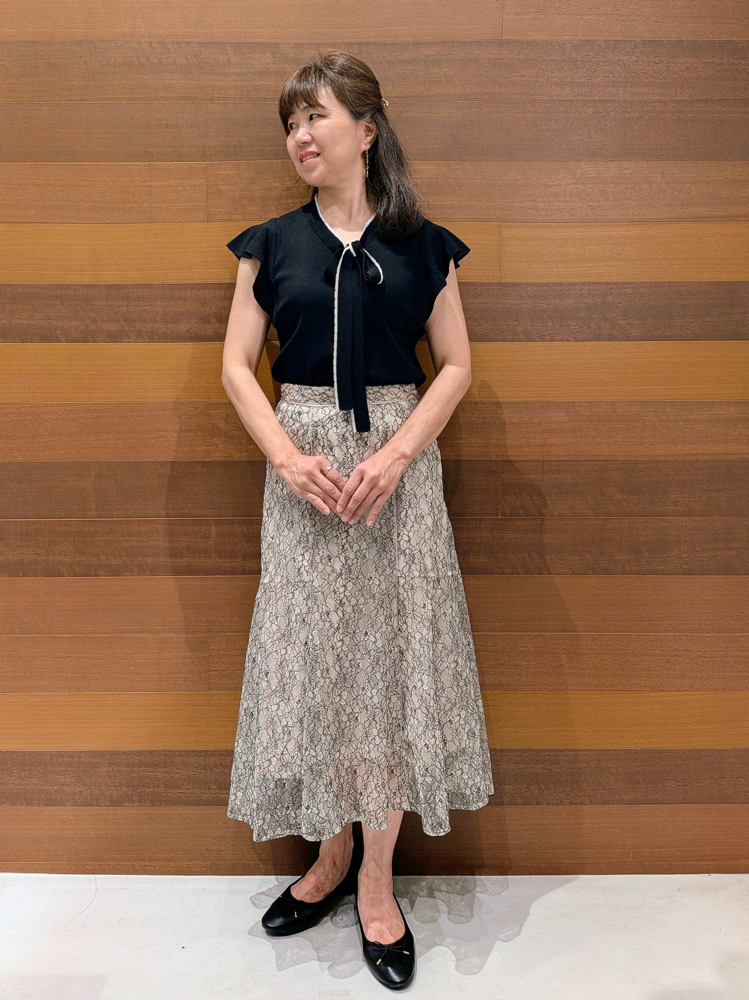 momoさんの「OPAQUE.CLIP｜【UVケア／接触冷感】バイカラーボウタイフリルトップス《洗濯機OK》」を使ったコーディネート