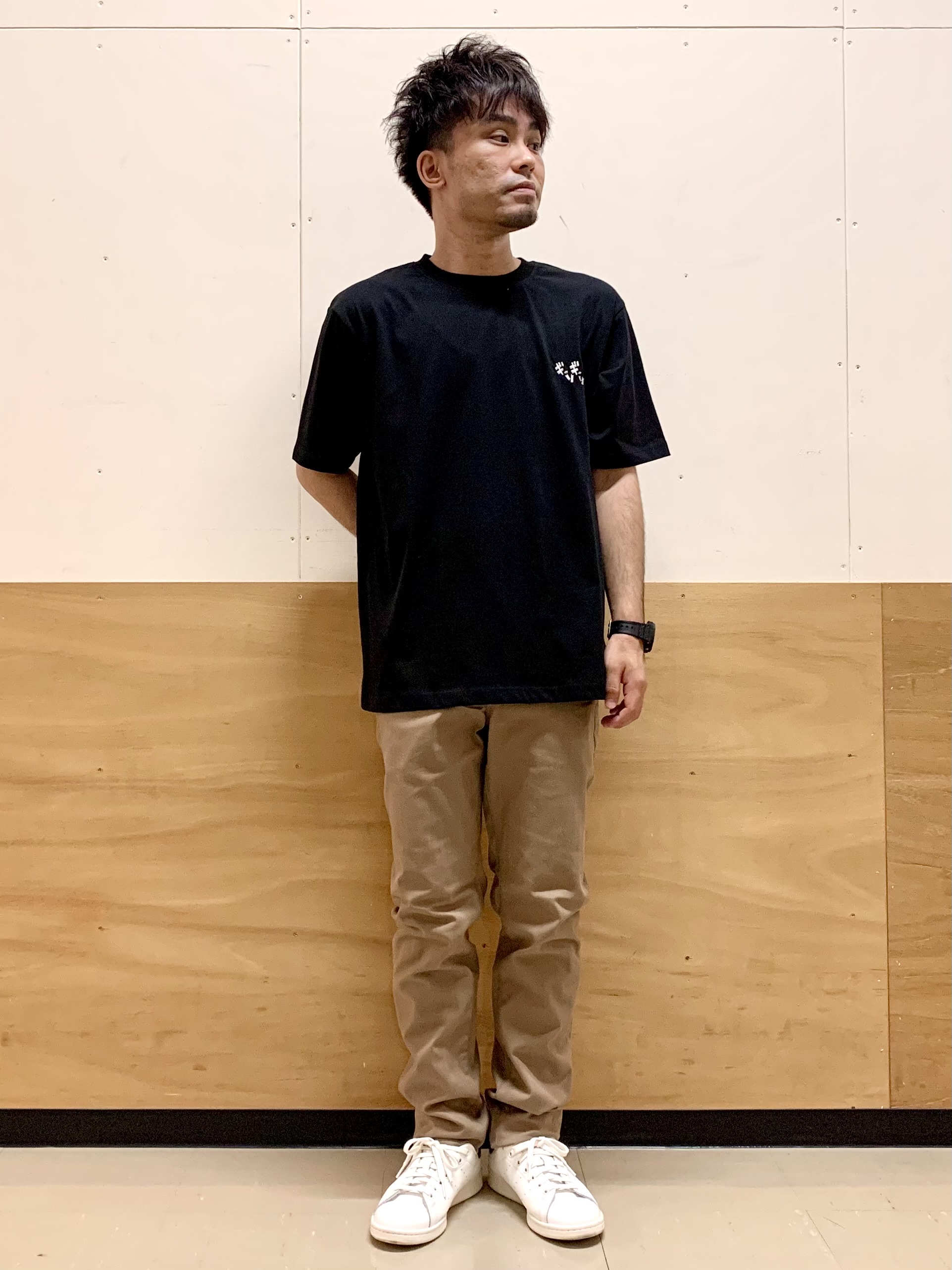 MATUさんの「THE SHOP TK｜頭文字D 別注 『タカハシ』 グラフィック半袖Tシャツ ステッカー＆チャーム付き」を使ったコーディネート