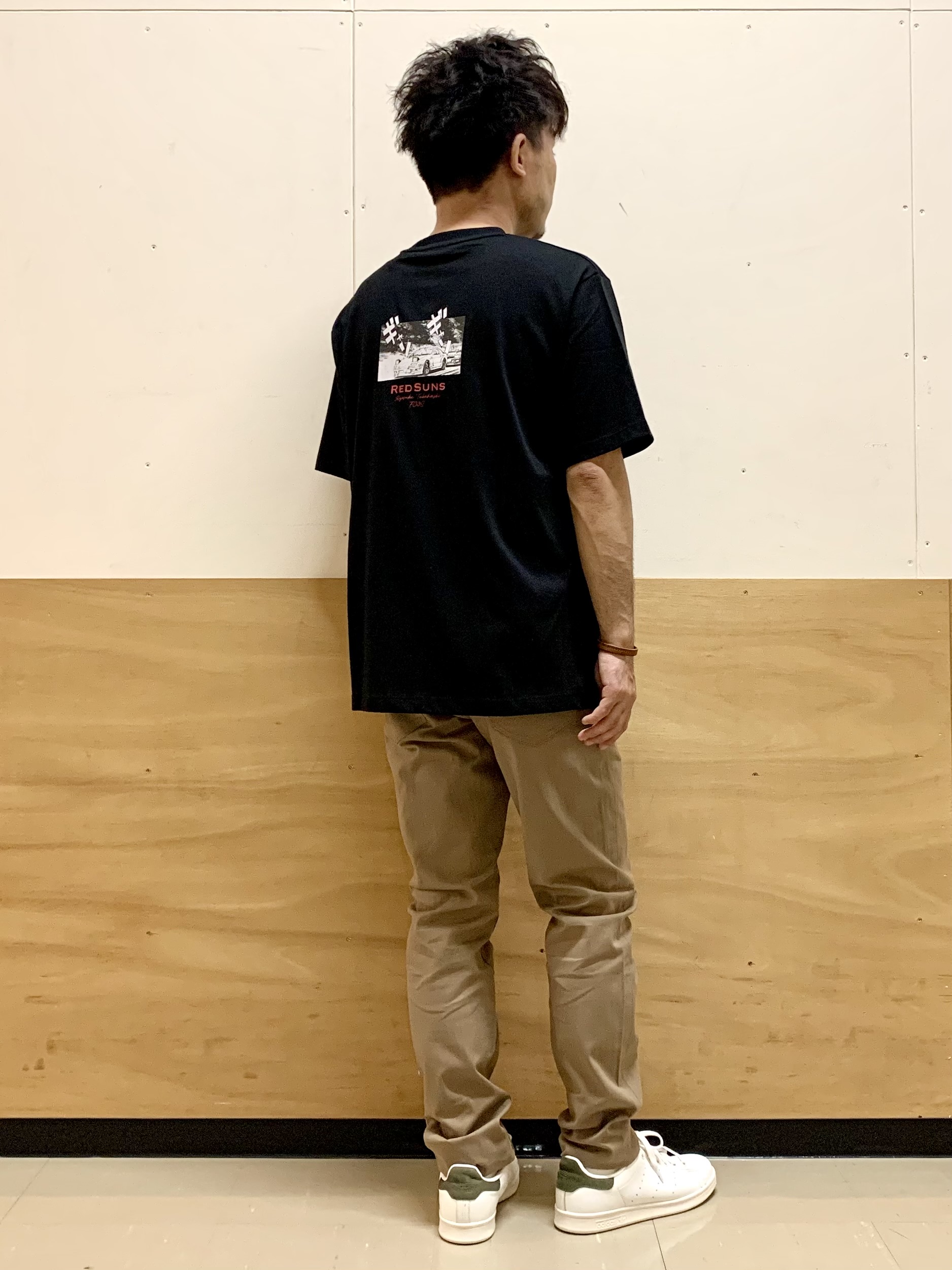 MATUさんの「THE SHOP TK｜頭文字D 別注 『タカハシ』 グラフィック半袖Tシャツ ステッカー＆チャーム付き」を使ったコーディネート